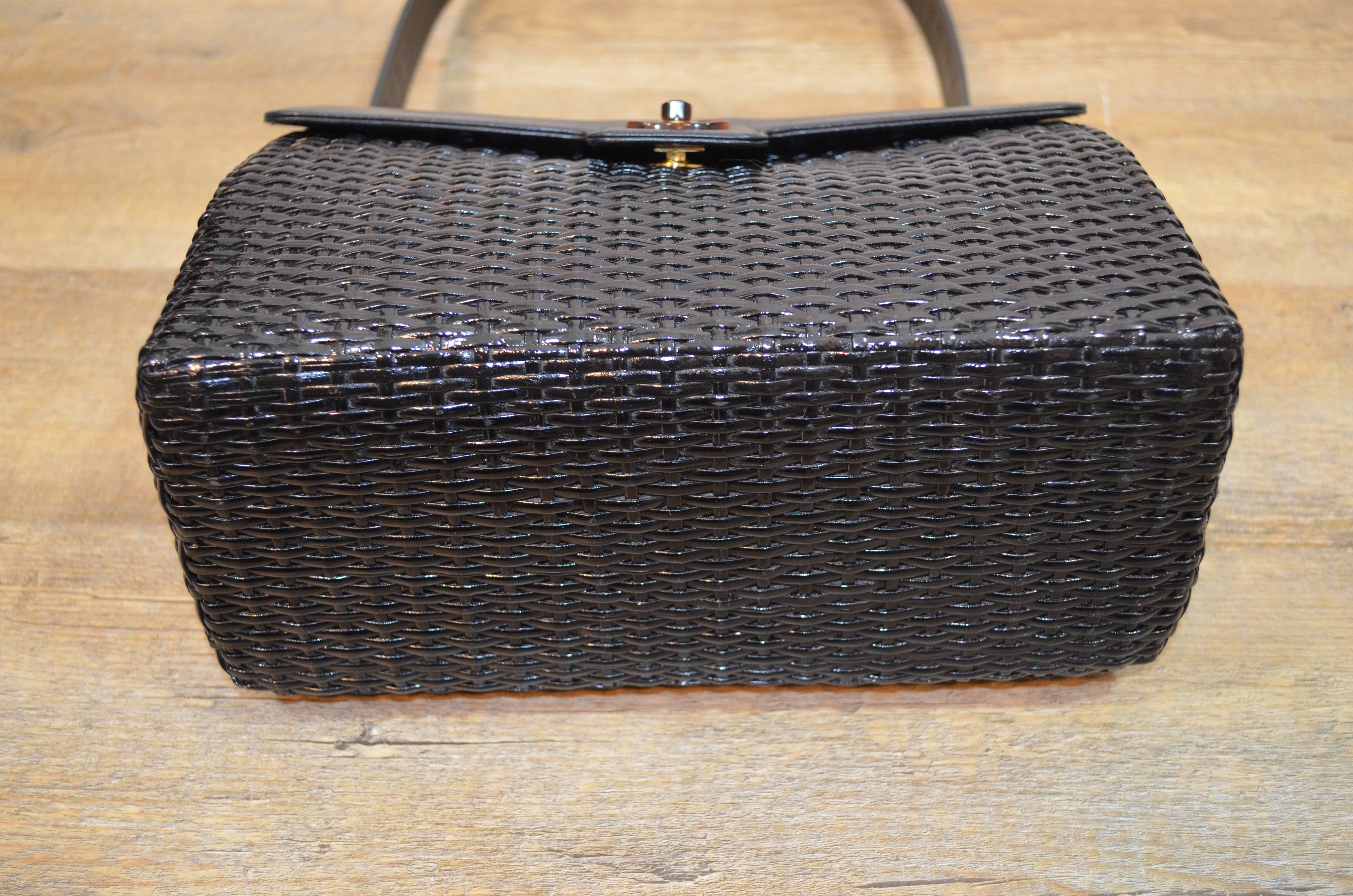 Rare Chanel Woven Wicker Handbag Tortoise CC Closure 1