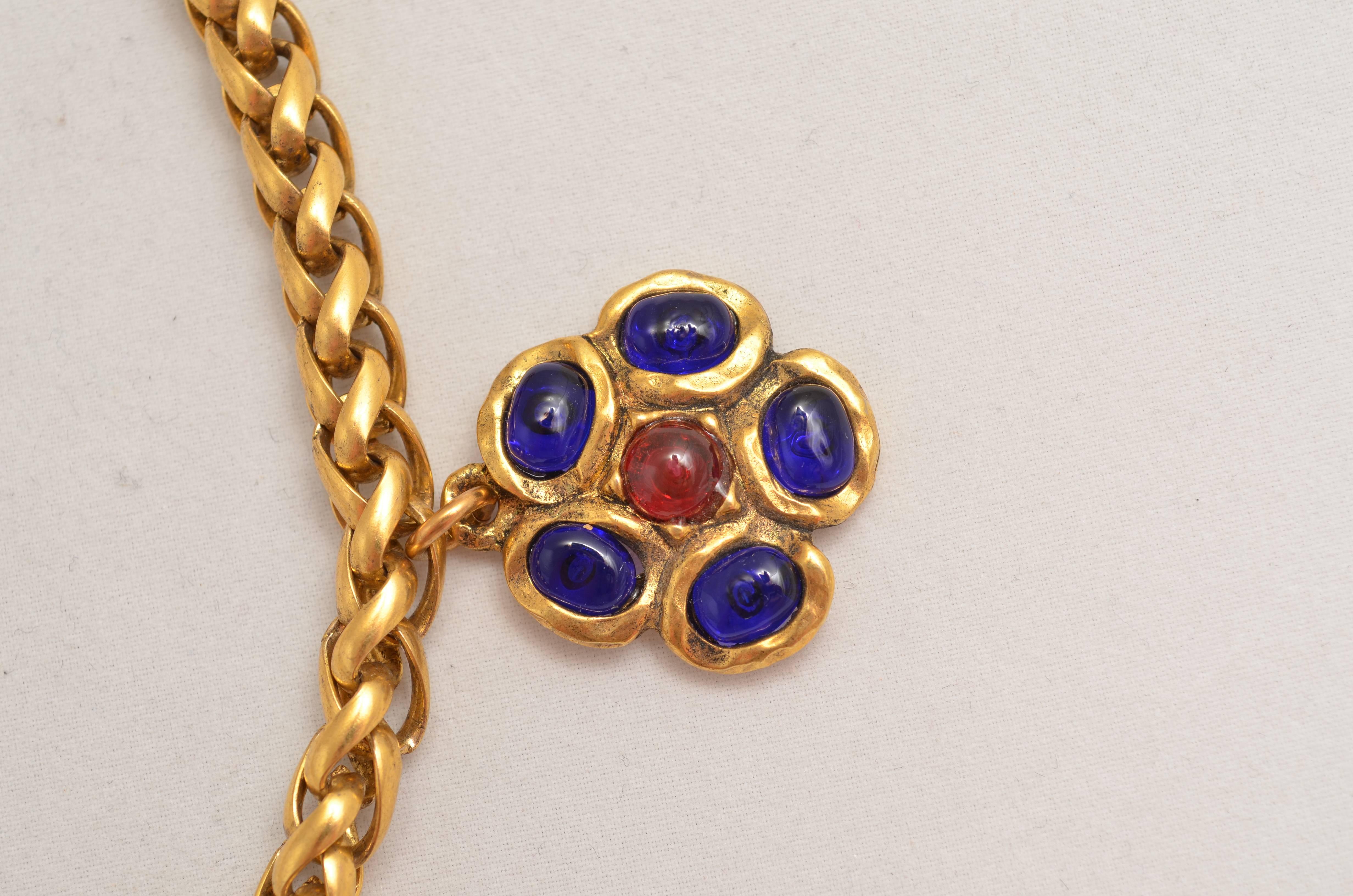 Chanel 1981 Gripoix Flower Necklace 5