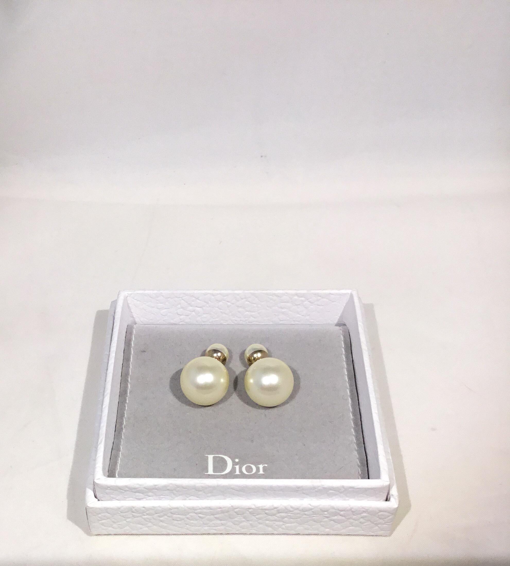 Modern CHRISTIAN DIOR Tribal Pearl Mise En Dior Earrings