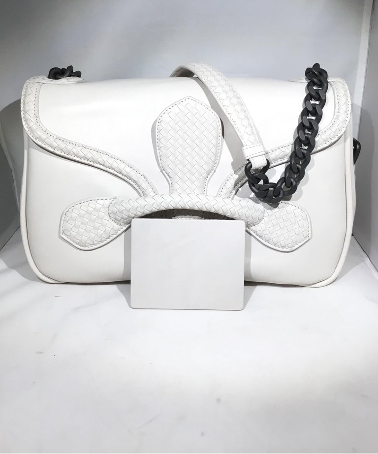 Bottega Veneta Rialto Off-White Leather Shoulder Bag For Sale at 1stdibs
