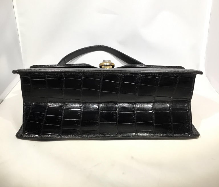 Vintage Gucci 1960’s Black Crocodile Handbag For Sale 3