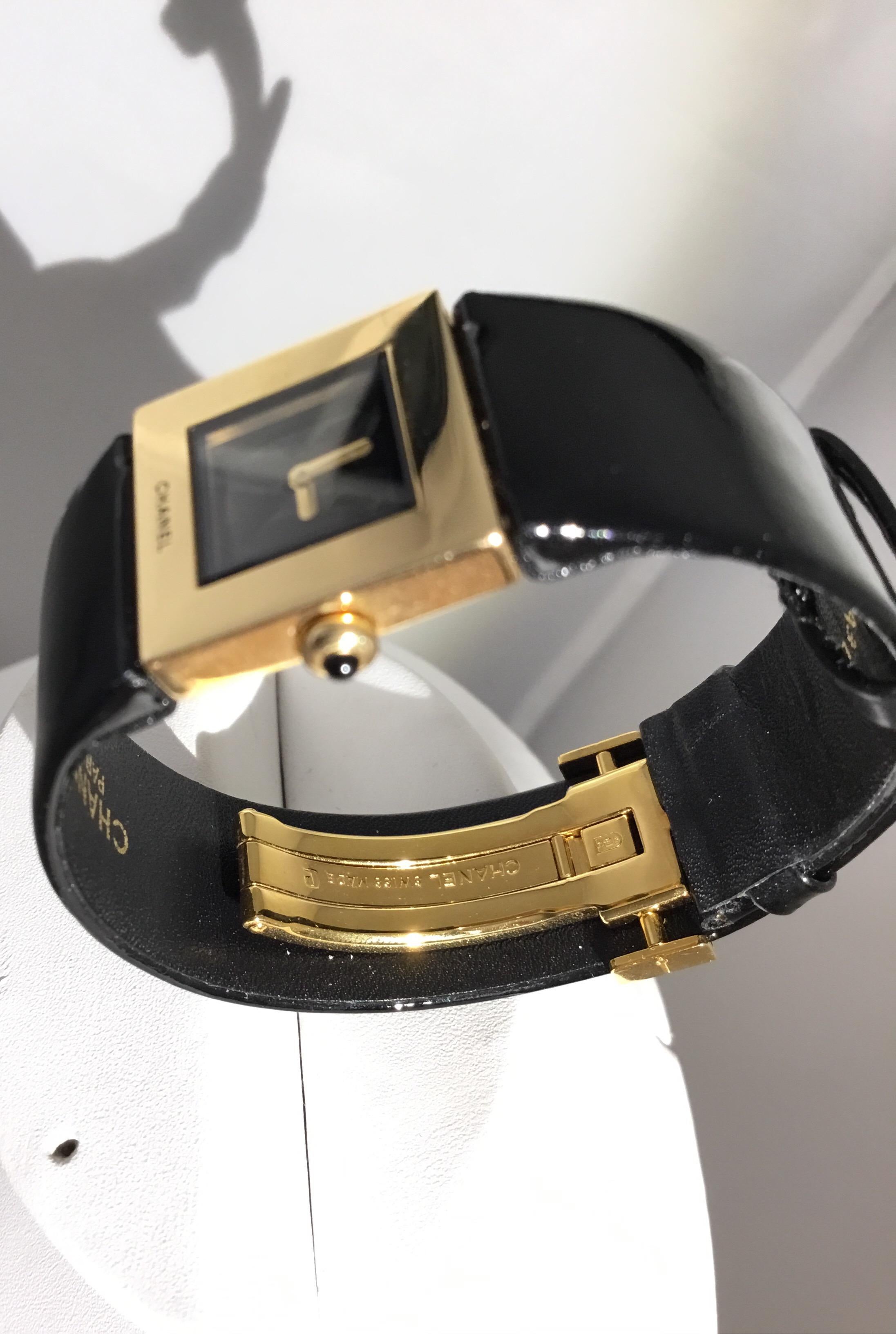 Chanel 18k Gold Matelassé Watch w/ Patent Leather Band In Excellent Condition In Carmel, CA