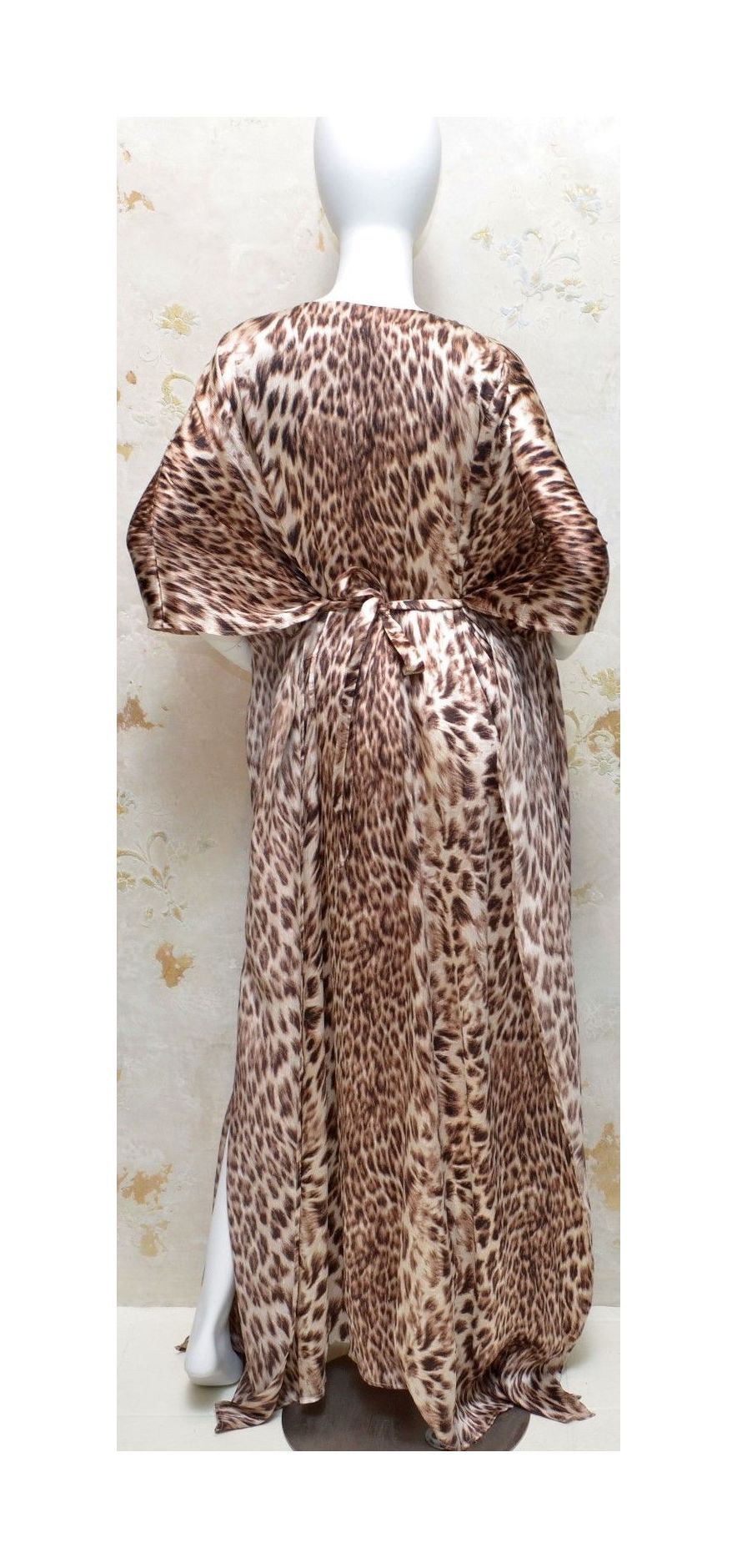 Stunning Badgley Mischka Caftan Animal Print Dress features a jeweled belt tie, 100% silk, and made in USA.

Measurements:
Bust - 62''
Length - 60''