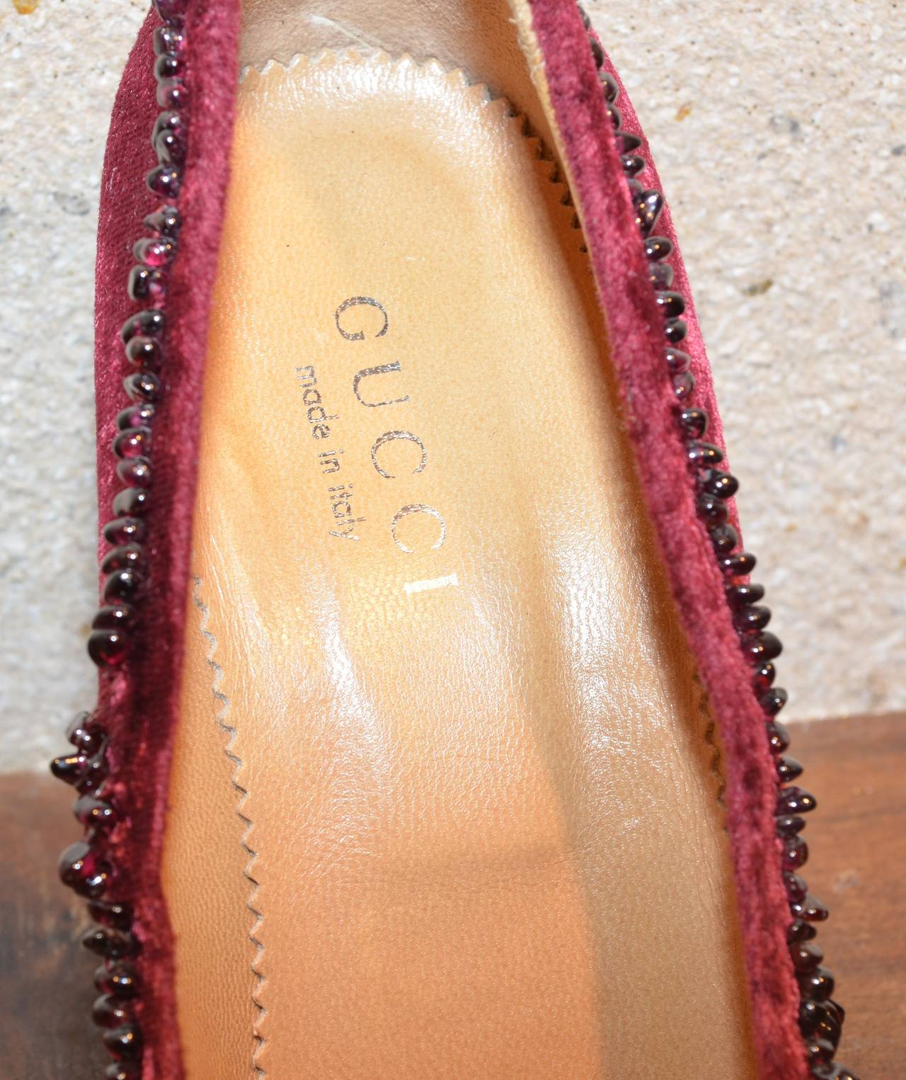 Gucci Tom Ford Era 1990s Maroon Pumps Crushed Velvet Garnet Stone Heels In Good Condition In Carmel, CA