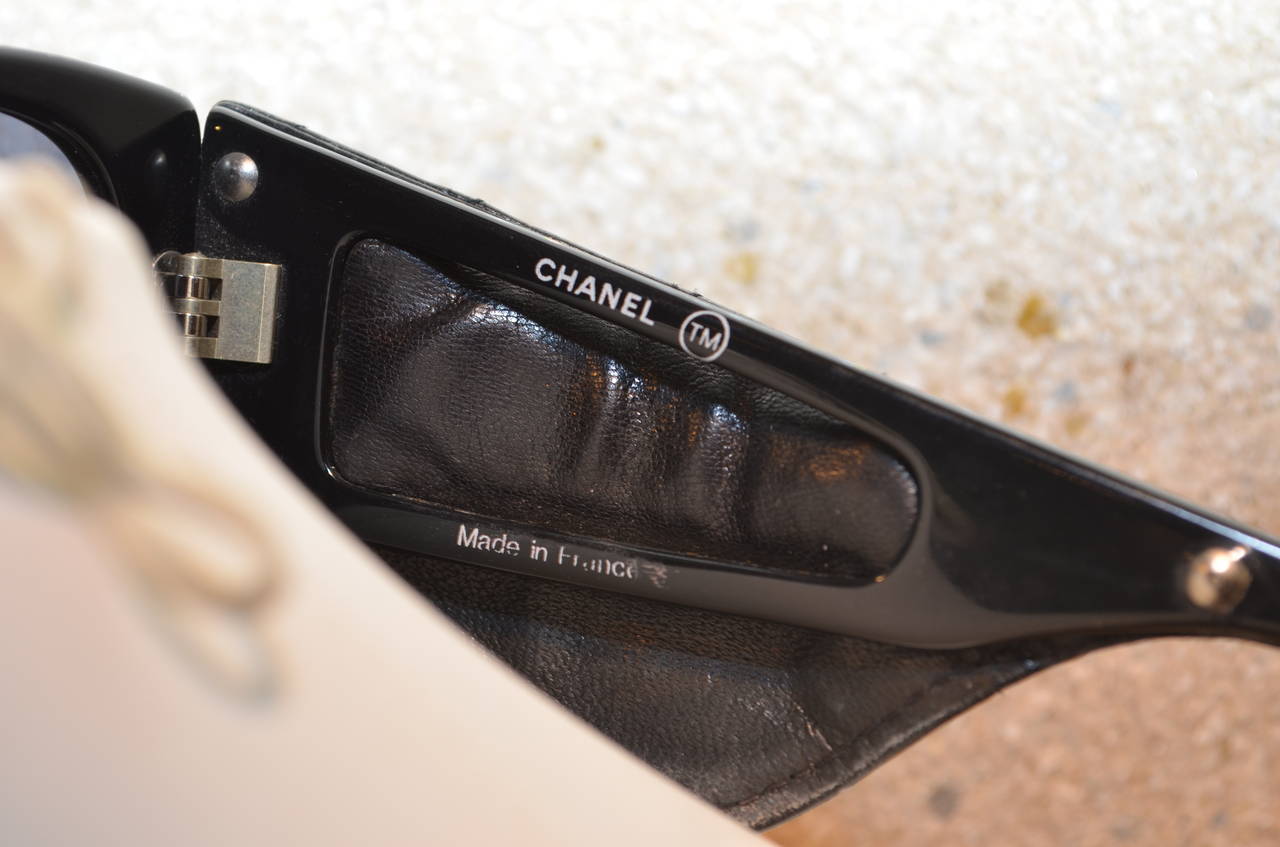 Chanel Vintage 1987 Black Lambskin Leather Quilted Sunglasses 3