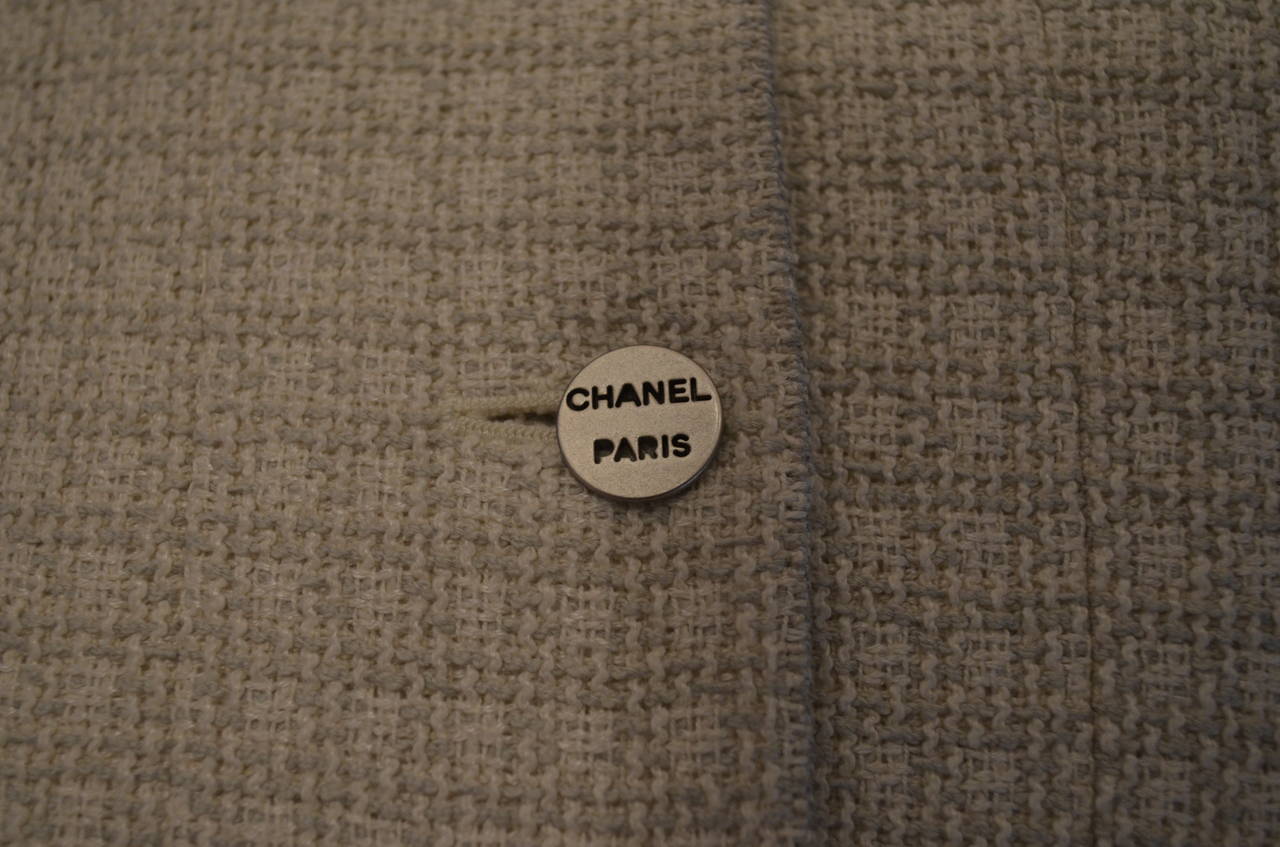 Women's Chanel 2000 C Neutral White Grey Tweed Knit Blazer