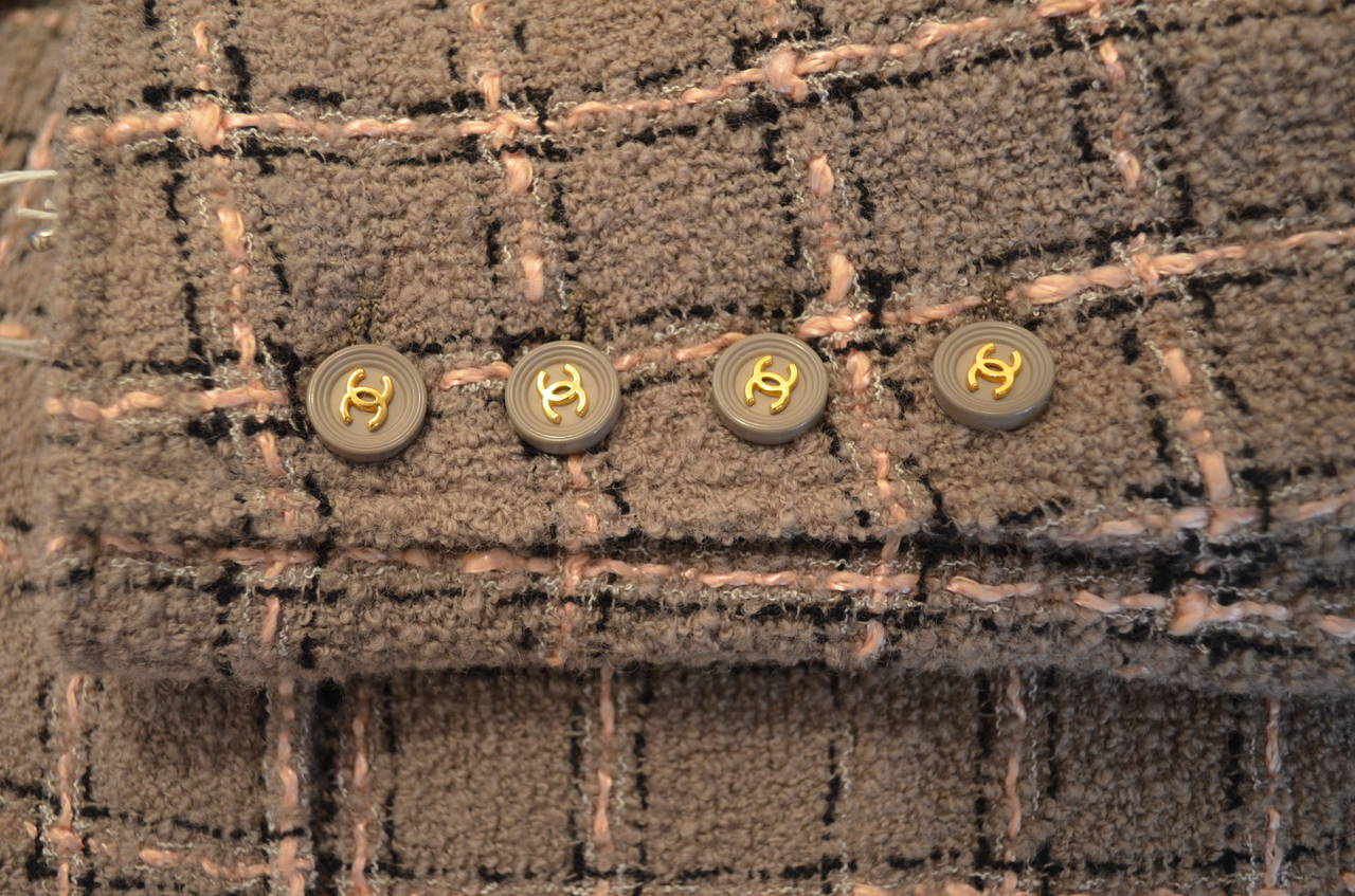 Chanel 1995 A Olive Taupe Tweed Jacket In Excellent Condition In Carmel, CA
