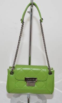 Chanel 2003-2004 Green Caviar Mini Quilted Chain Shoulder Bag