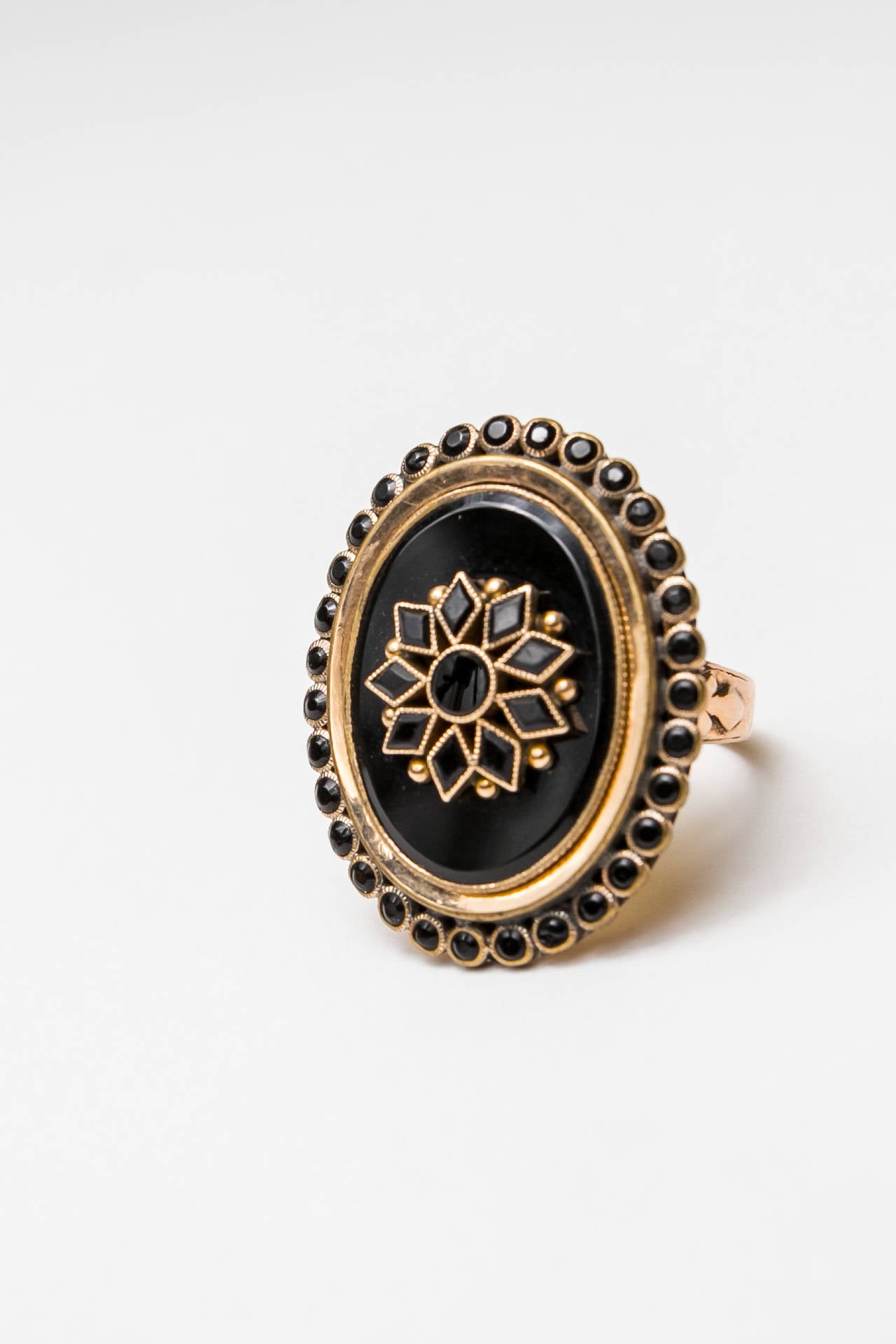 Victorian Gold and Onyx Snuff or Poison Ring 1