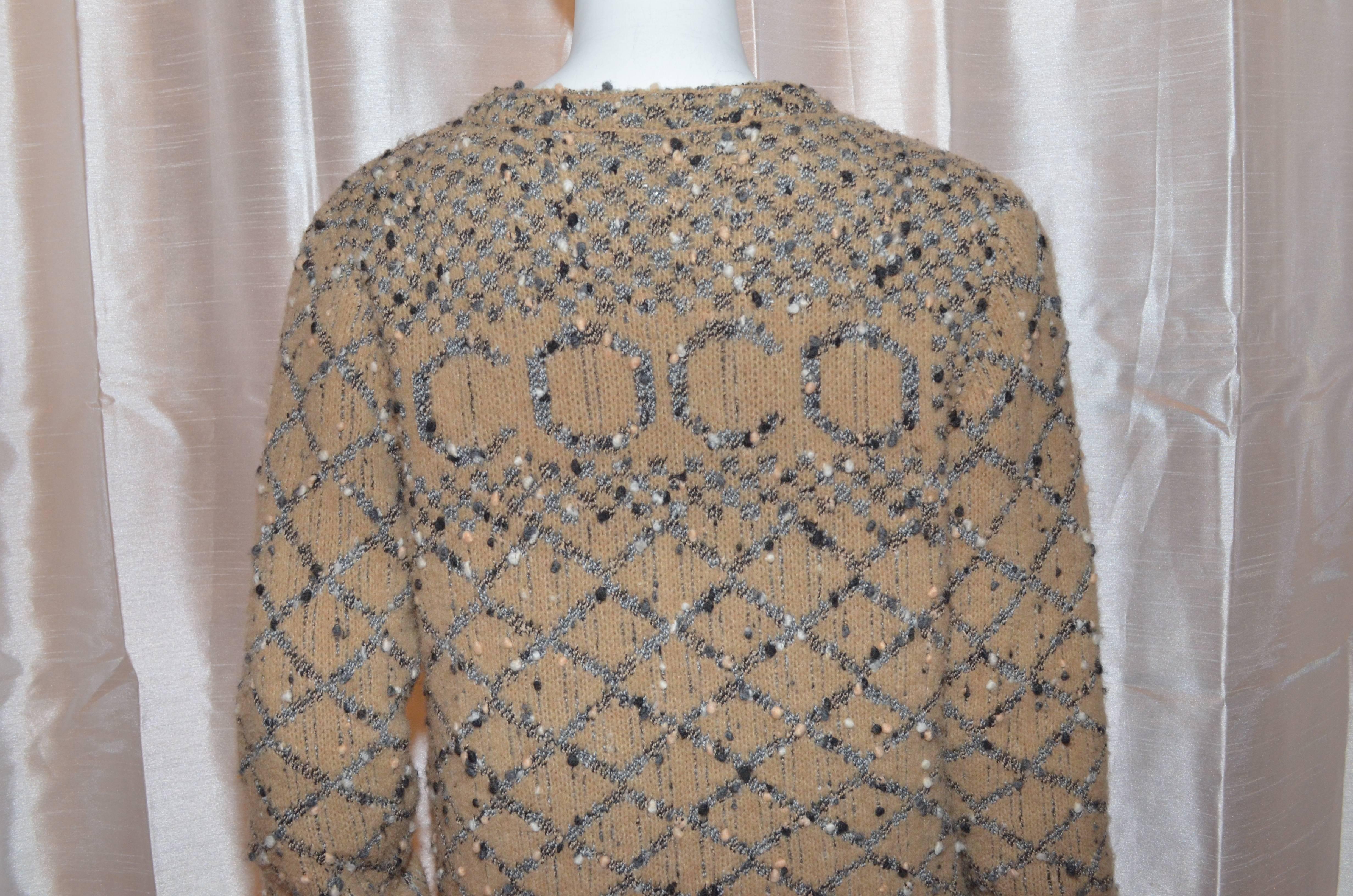 Chanel 2001 COCO Pullover 1