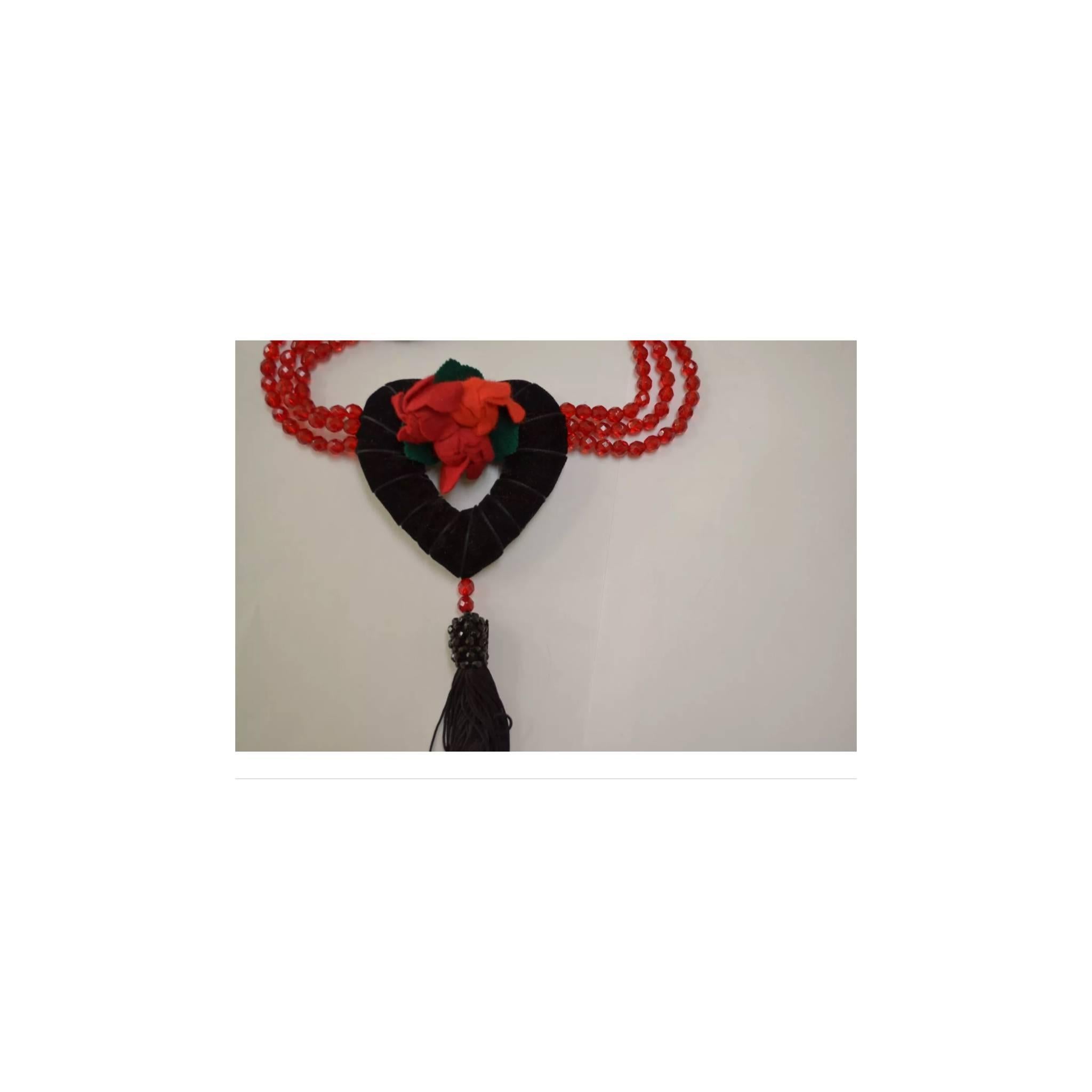 Moschino Collier de ceinture à pompons cœurs et roses en vente 1
