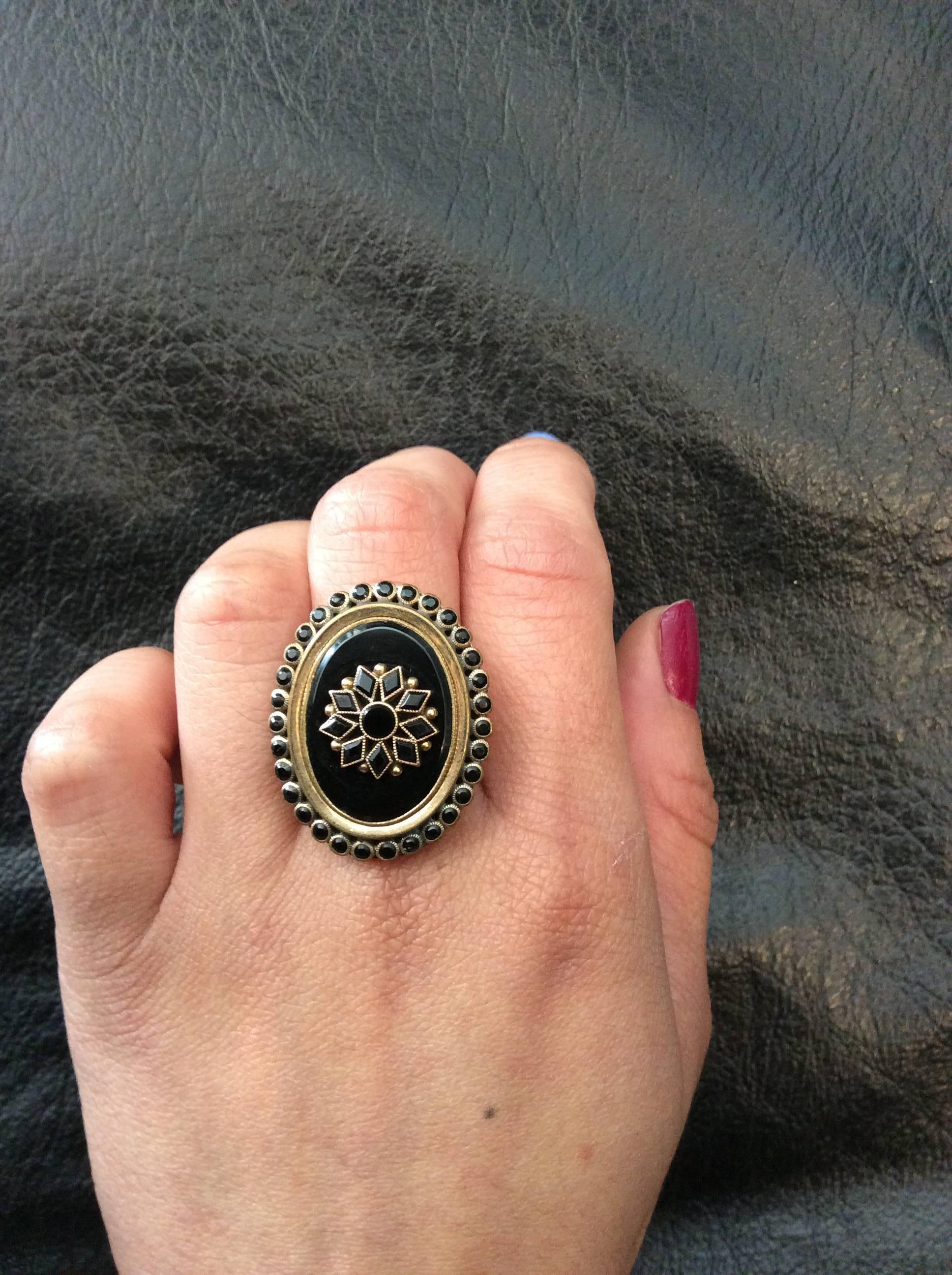 Victorian Gold and Onyx Snuff or Poison Ring 2