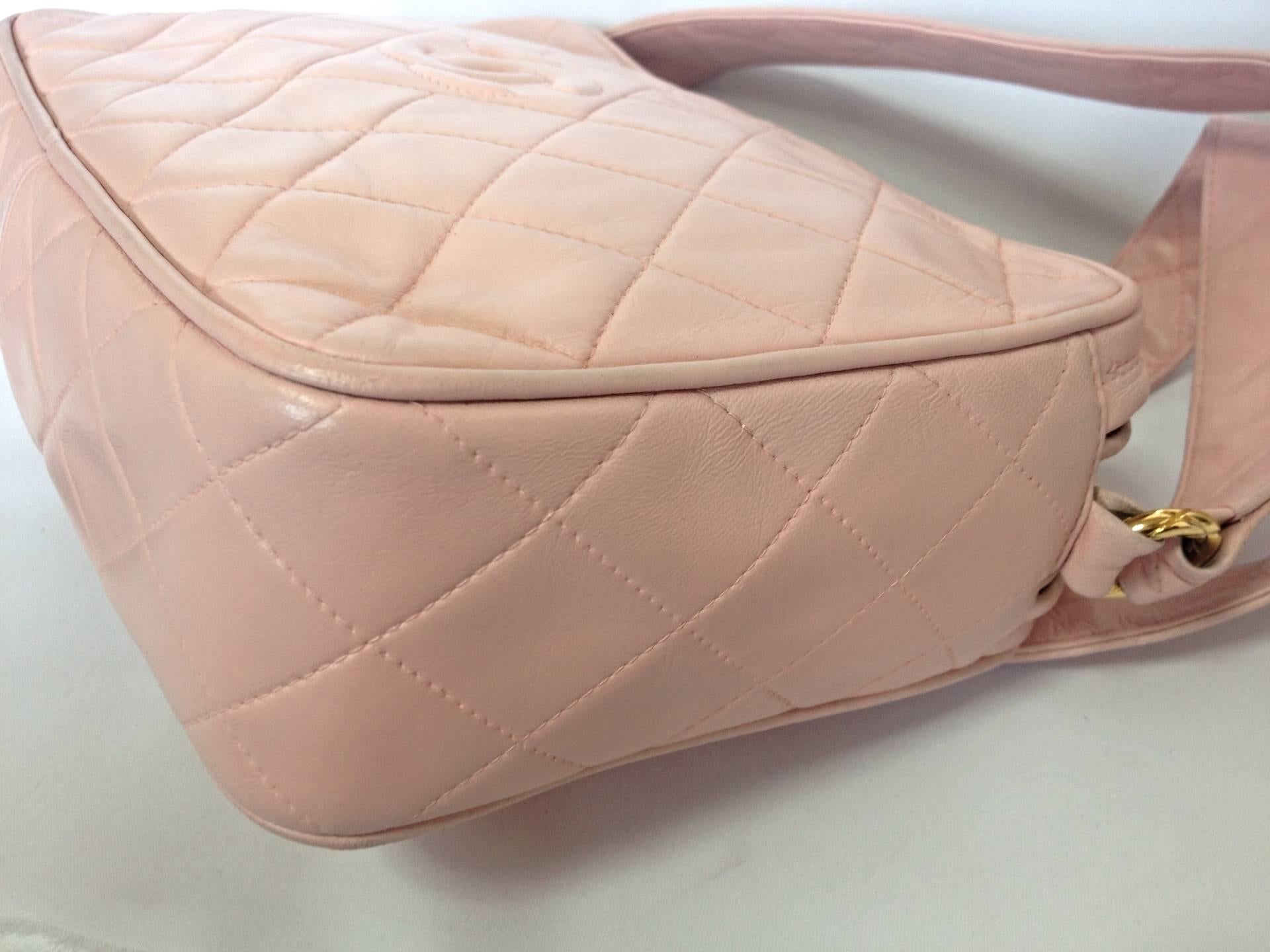 Women's Vintage CHANEL milky pink lambskin camera bag style shoulder bag with golden CC For Sale