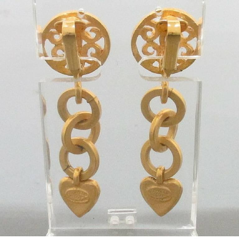 Vintage CHANEL rare golden dangling earrings with hoop chain, heart, CC motif In Good Condition In Kashiwa, Chiba