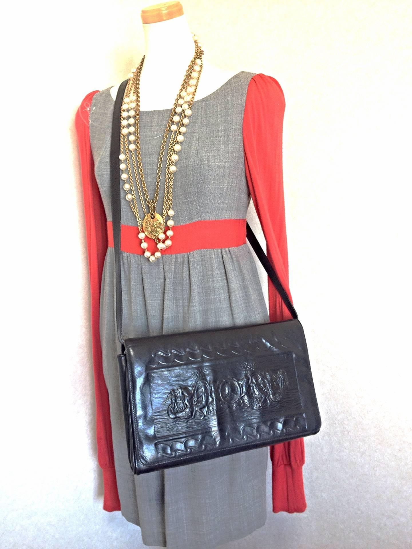 Vintage FENDI black leather shoulder bag, large clutch purse with embossed art,  5