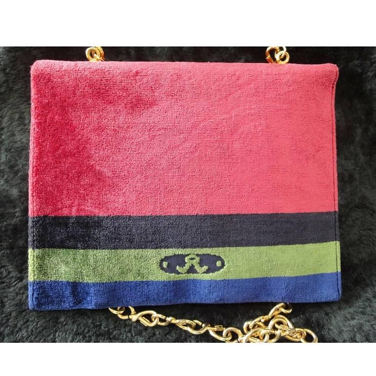 80's Vintage Roberta di Camerino red, navy green velour clutch shoulder purse In Good Condition In Kashiwa, Chiba