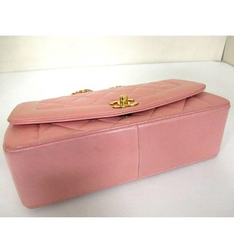 Vintage CHANEL pink color lambskin classic 2.55 shoulder purse with golden chain In Good Condition In Kashiwa, Chiba