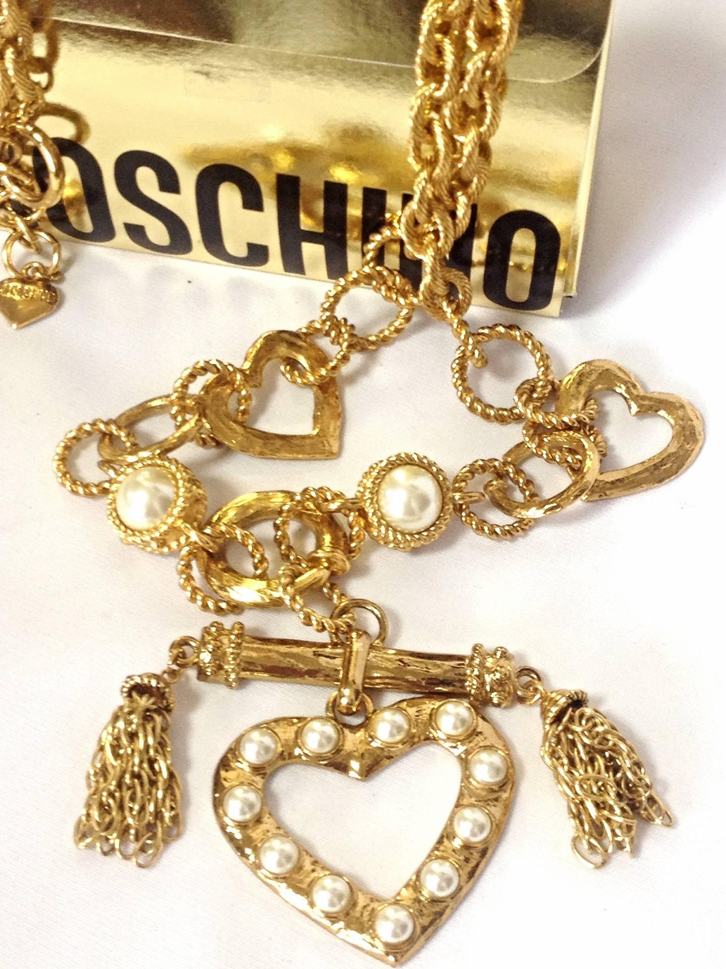 MINT. Vintage Moschino thick chain statement necklace with large heart charm In Excellent Condition For Sale In Kashiwa, Chiba