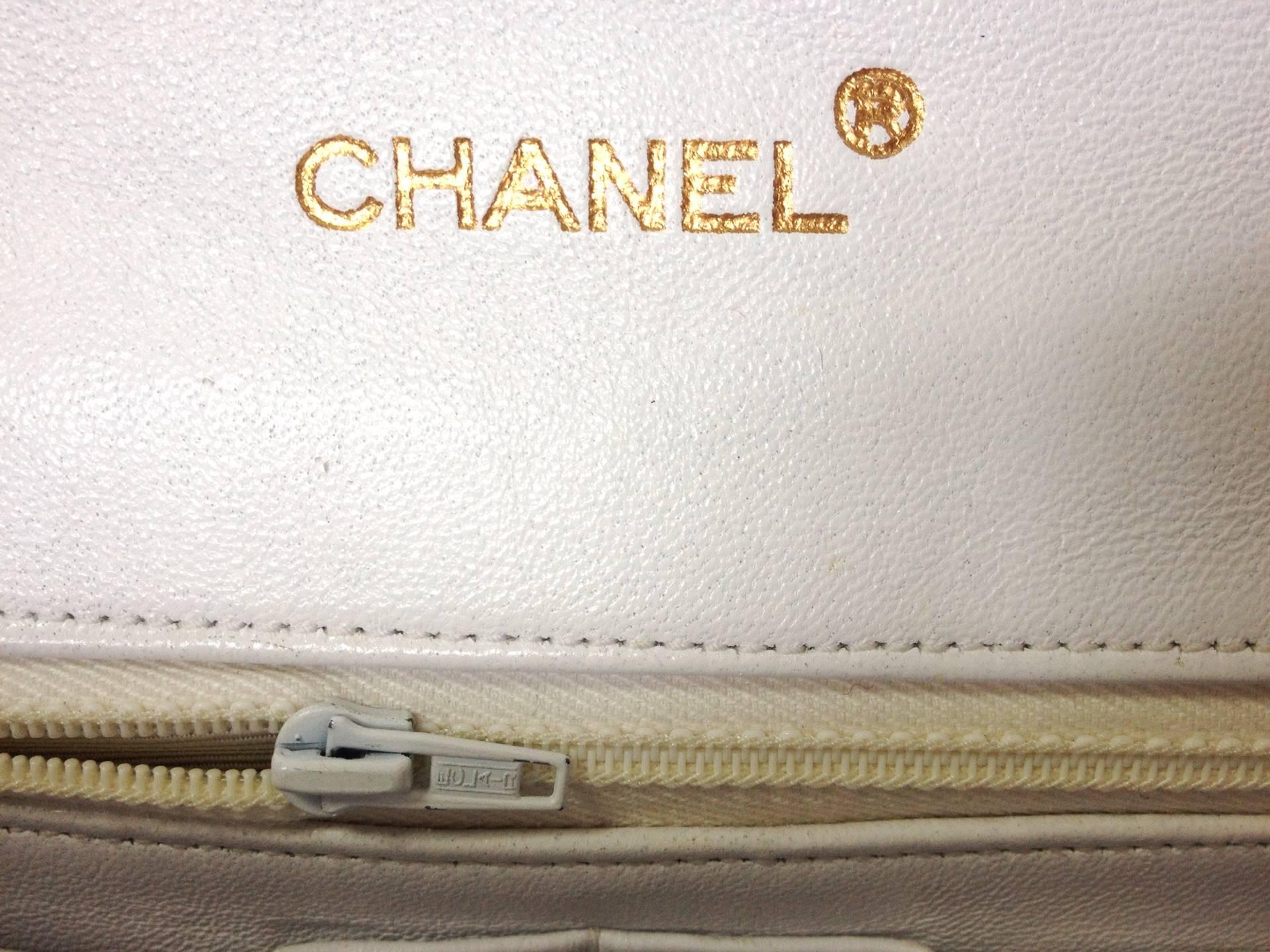 MINT. 80's rare vintage Chanel white 2.55 flap bag with navy rope and gold chain In Excellent Condition In Kashiwa, Chiba
