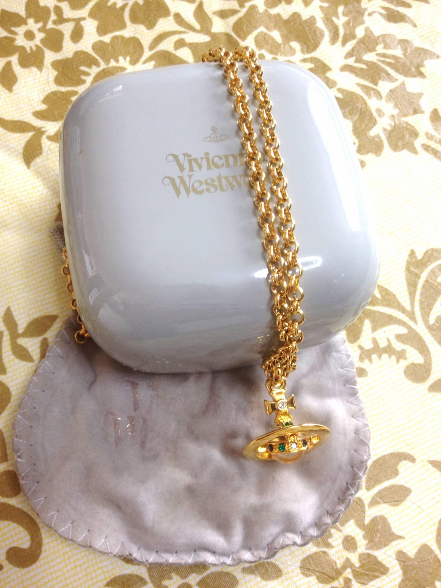 MINT. Vintage Vivienne Westwood classic crown shape golden chain necklace. 3