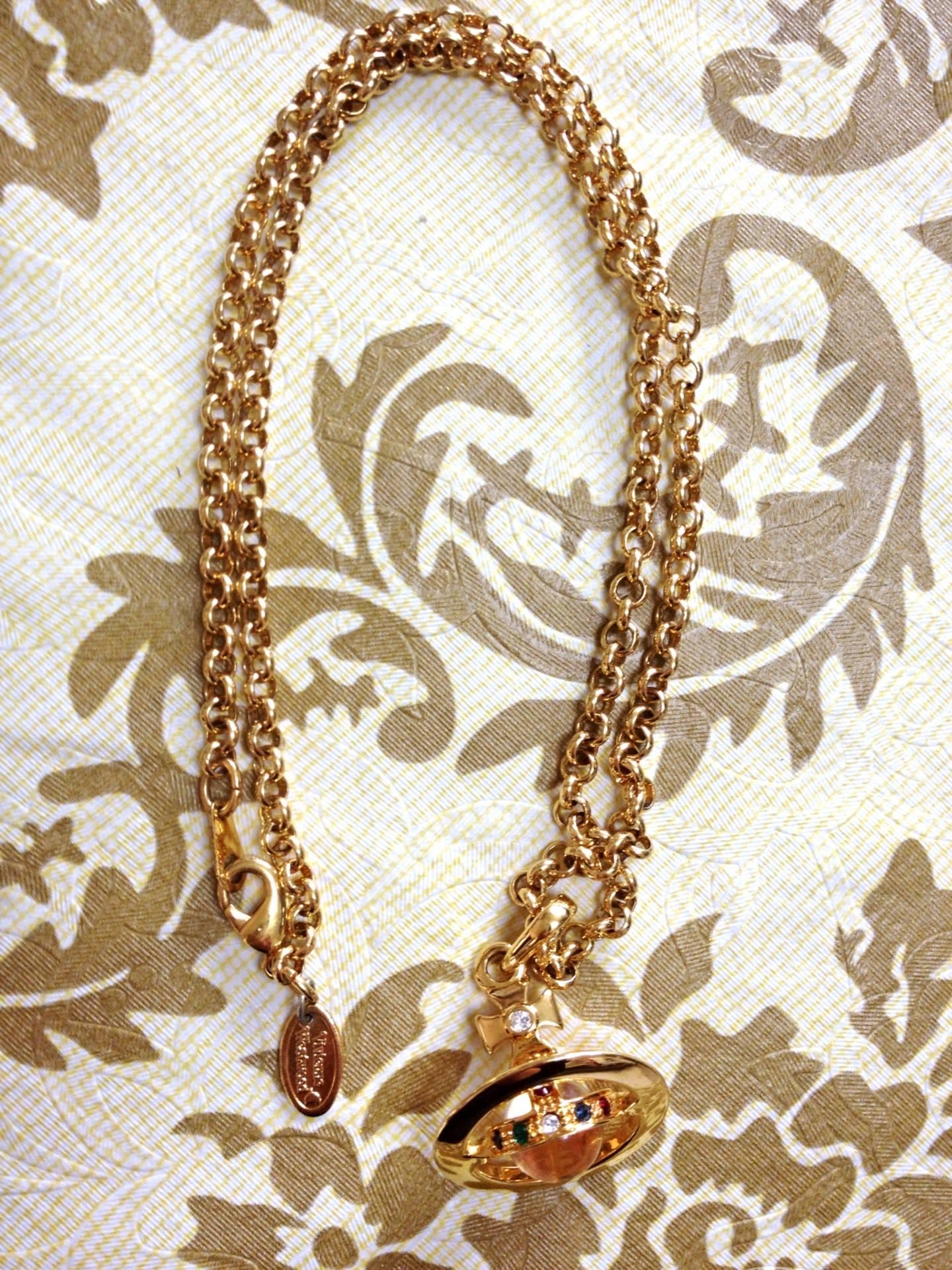 Women's MINT. Vintage Vivienne Westwood classic crown shape golden chain necklace.