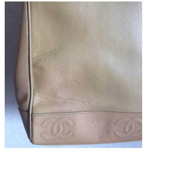 Brown Vintage CHANEL brown beige caviar leather chain tote bag, shoulder purse with CC For Sale