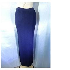 Vintage CHANEL navy knit long skirt with golden CC button. Classic look.