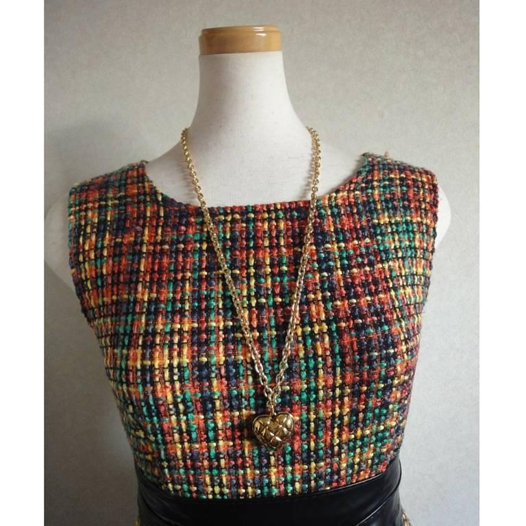 Vintage Sonia Rykiel golden quilted heart shape long chain necklace.  In Good Condition In Kashiwa, Chiba