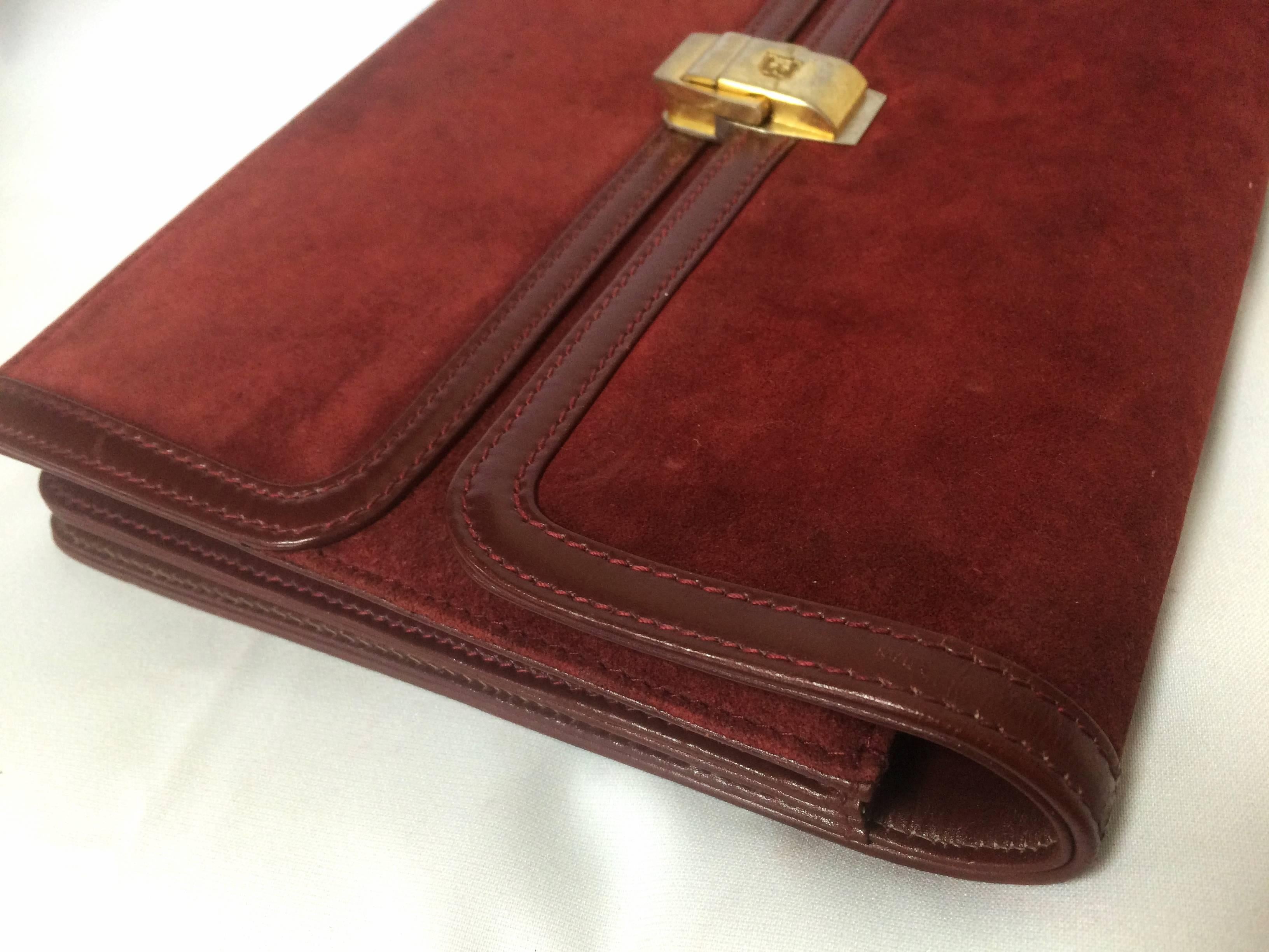 Vintage BALLY genuine wine suede leather clutch bag, mini purse with golden logo For Sale 1
