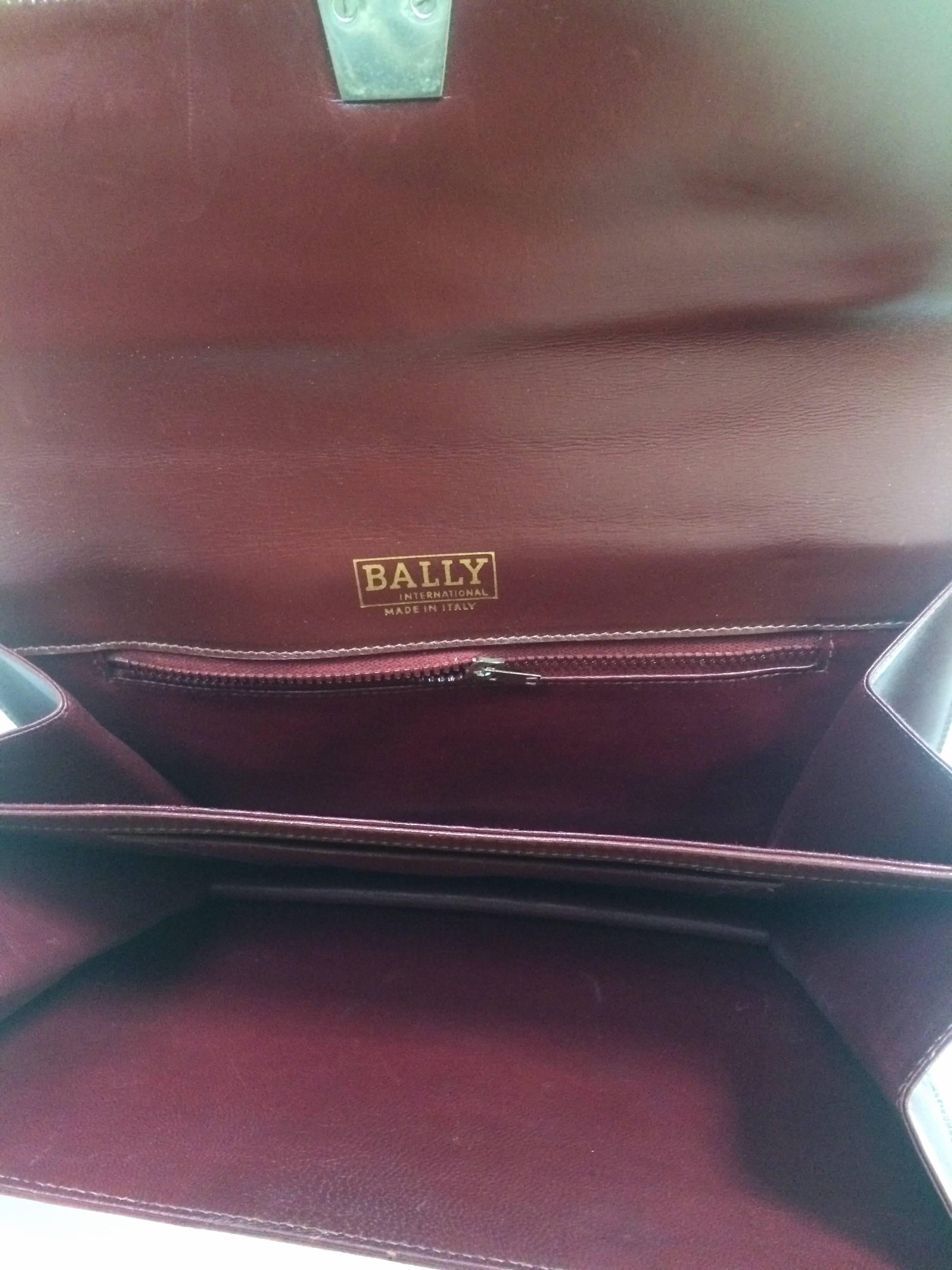 Vintage BALLY genuine wine suede leather clutch bag, mini purse with golden logo For Sale 3