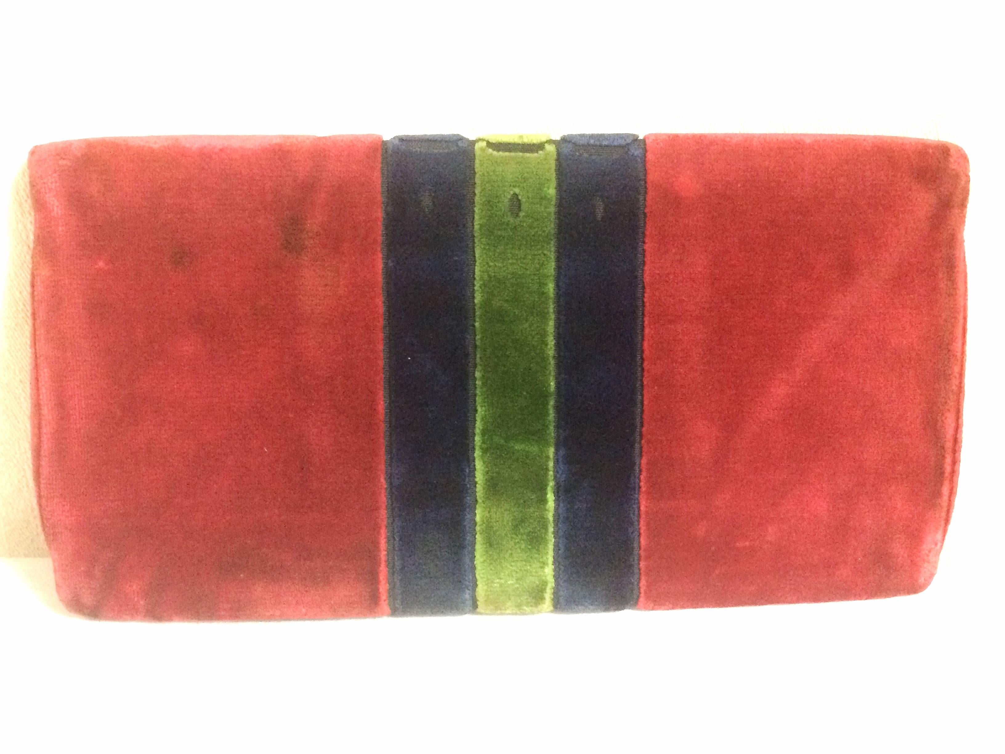80's Vintage Roberta di Camerino velvet, chenille clutch in red, navy and green. In Fair Condition In Kashiwa, Chiba