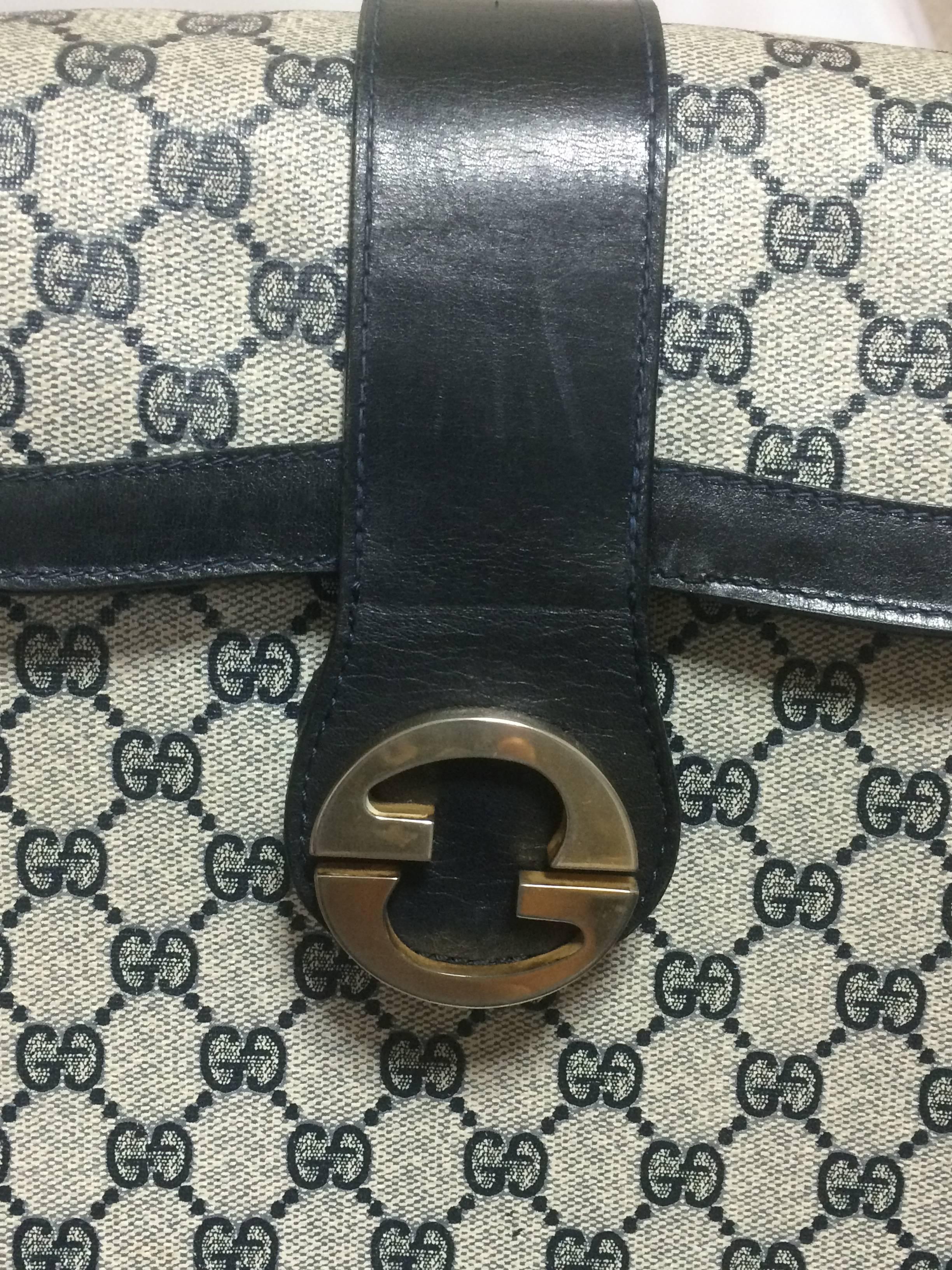 Vintage Gucci navy monogram postman shoulder purse with GG closure 2