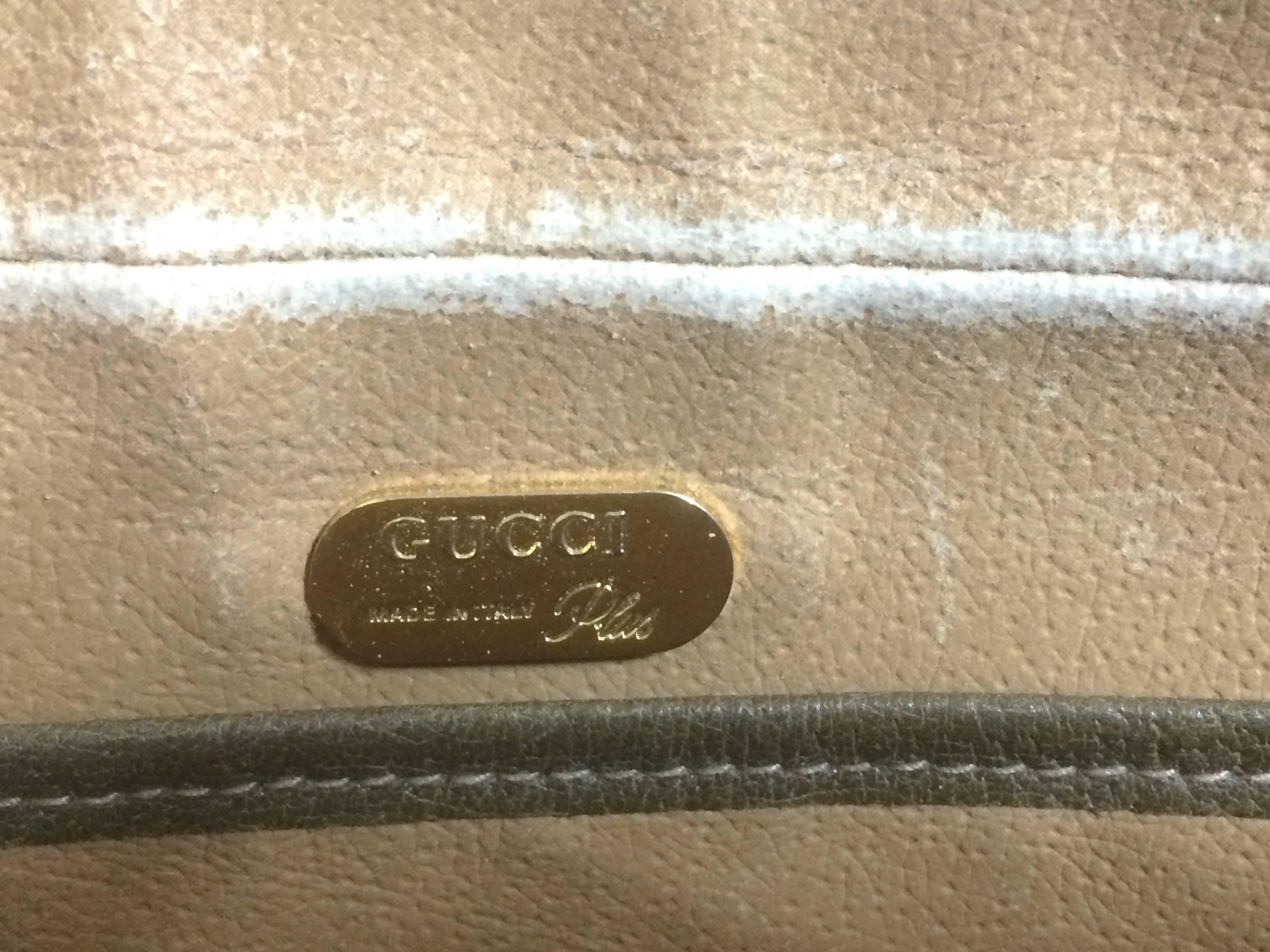 80's vintage Gucci Plus beige monogram clutch bag, cosmetic, toiletry pouch. In Good Condition In Kashiwa, Chiba