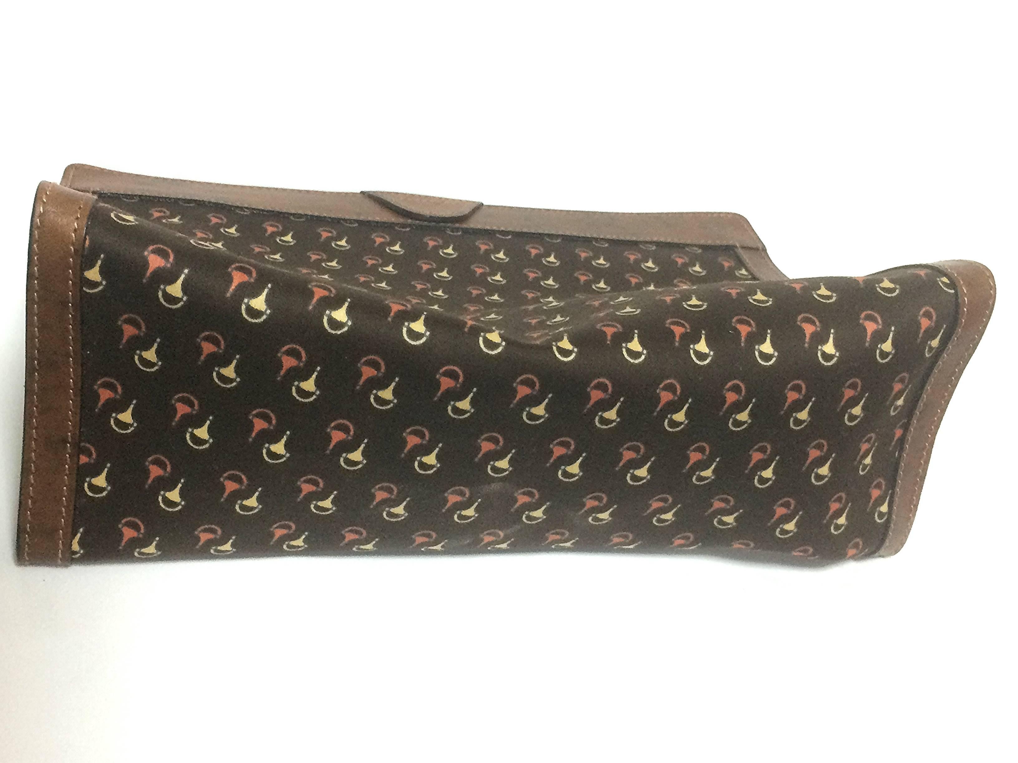 Vintage Gucci brown toiletry clutch pouch with all over horsebit print In Good Condition In Kashiwa, Chiba