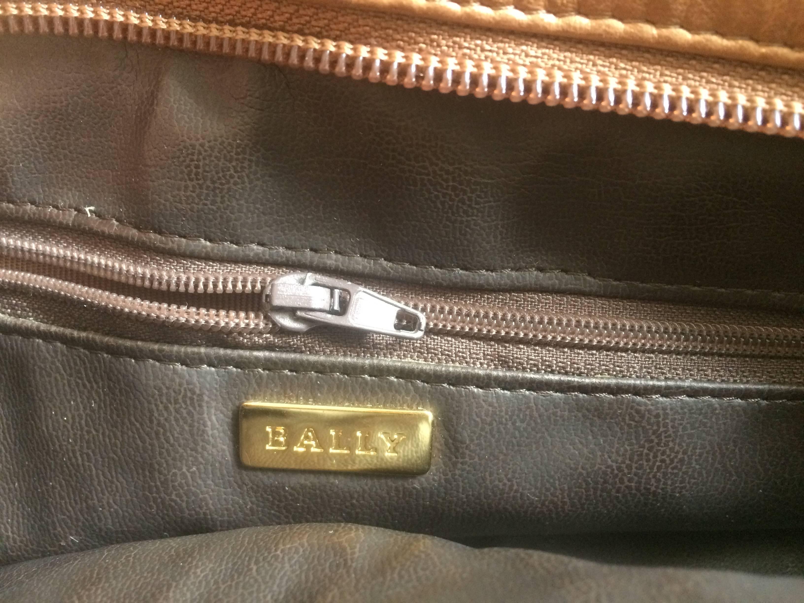 Women's Vintage Bally bronze brown quilted leather shoulder tote bag with chain straps. For Sale