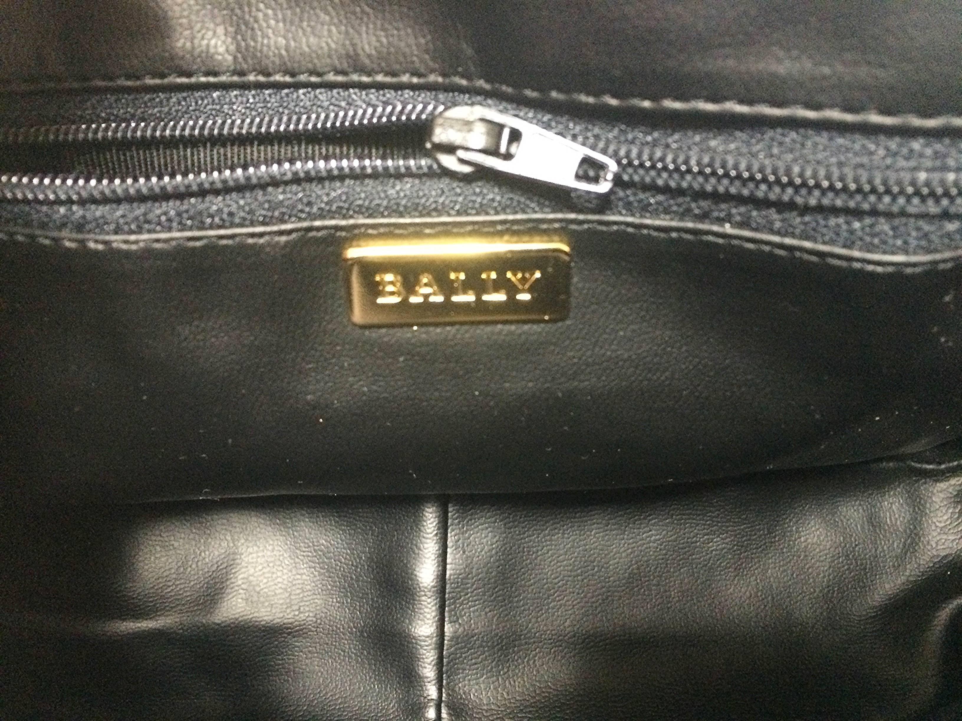 Vintage BALLY genuine black suede quilted shoulder camera bag with fringe. 2