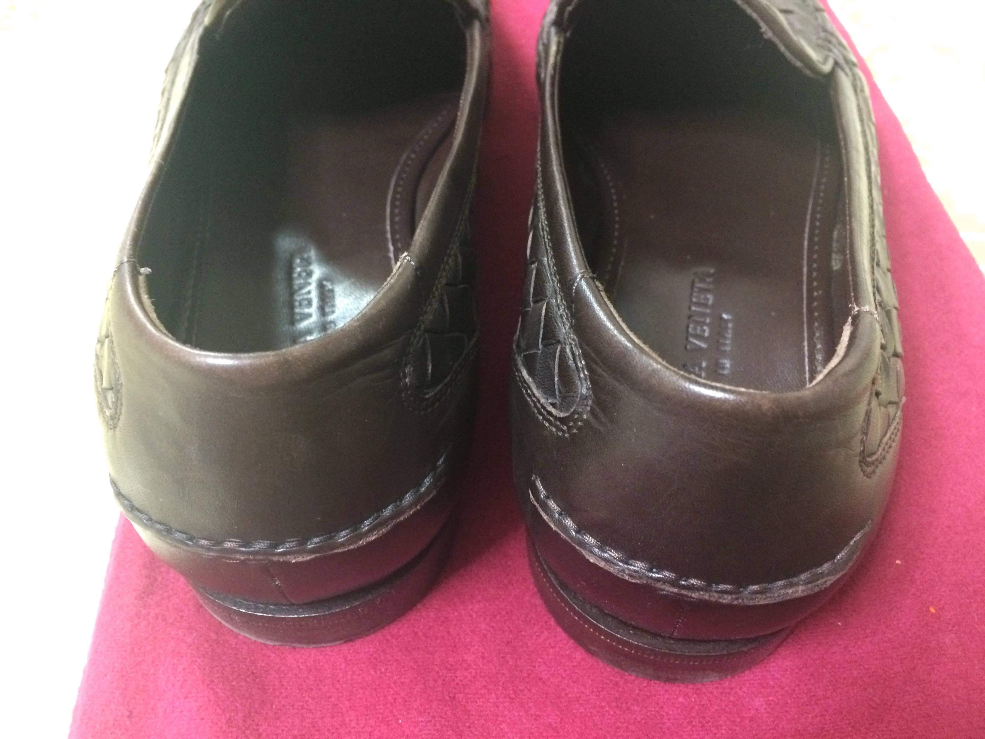 MINT. Vintage Bottega Veneta classic dark brown intrecciato leather shoes. EU38 For Sale 1