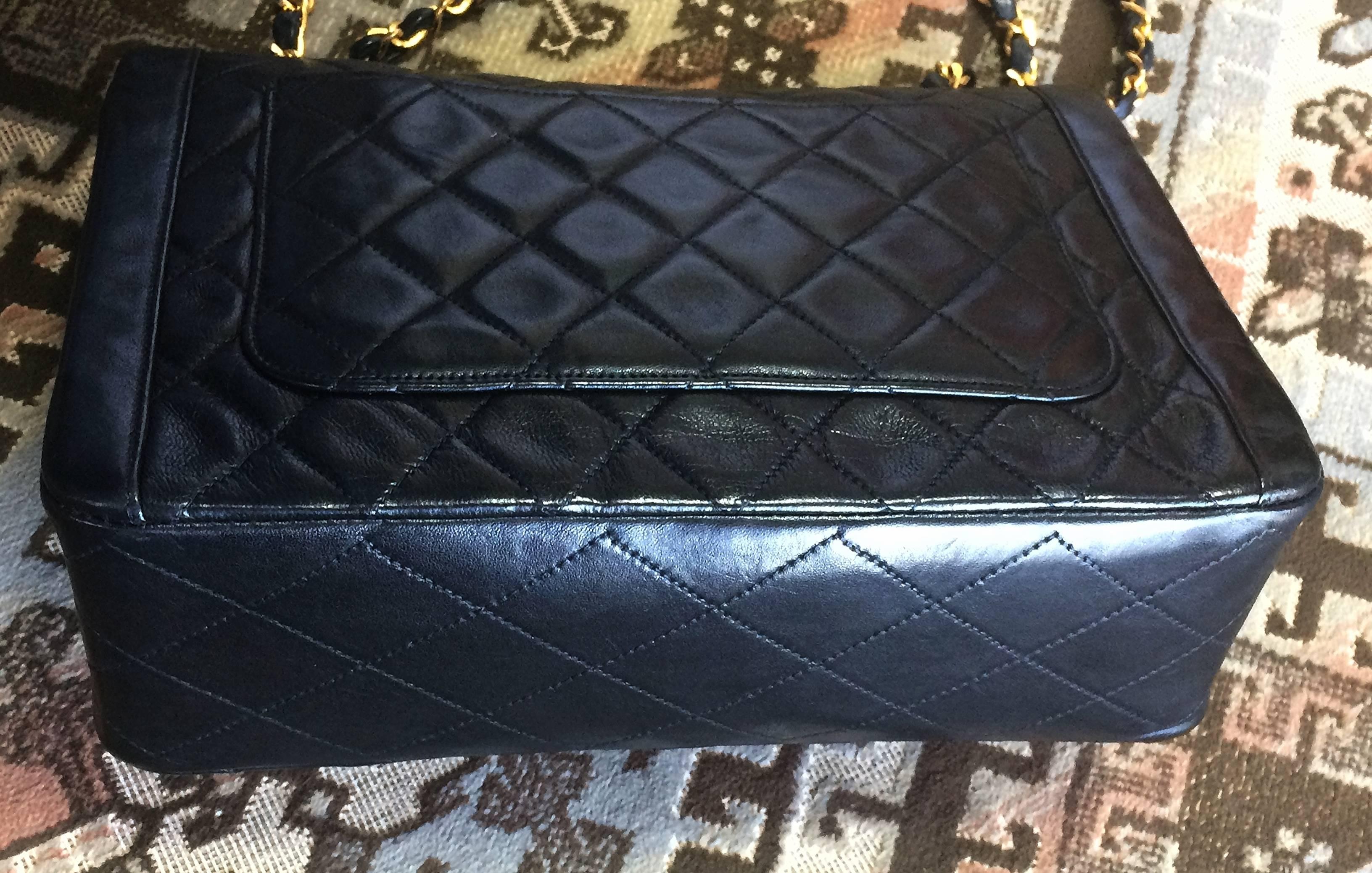 Vintage Chanel black lambskin chain shoulder 2.55 shoulder bag, pentagon flap For Sale 1