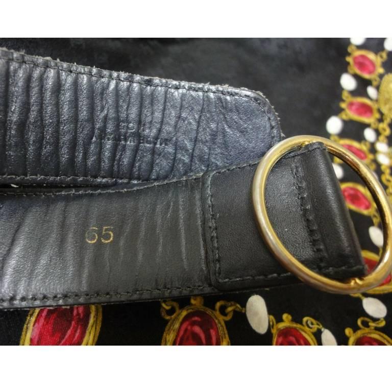 Vintage Celine black leather belt with golden carriage and horse motif. 65  In Good Condition In Kashiwa, Chiba