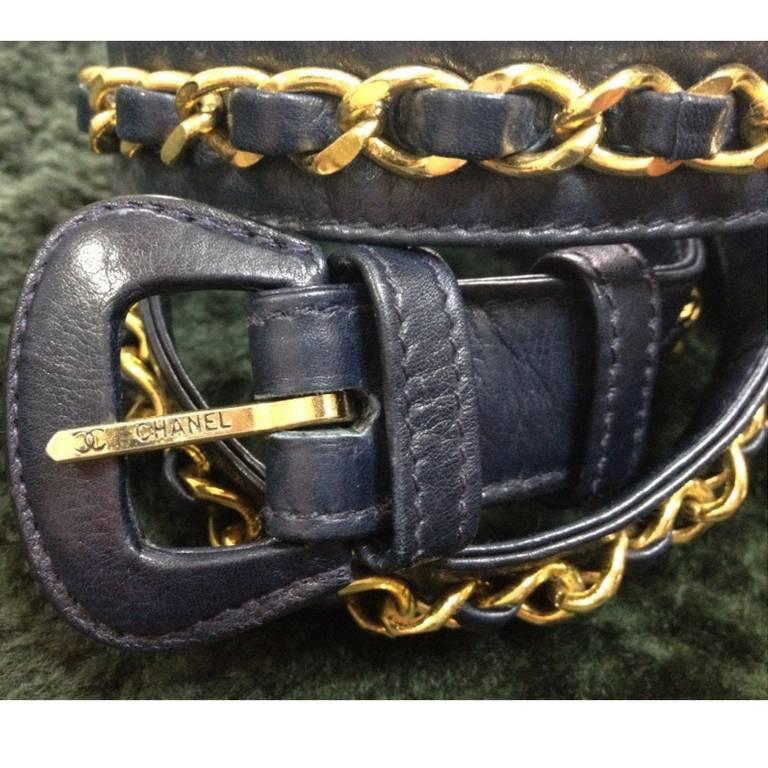 Black Vintage CHANEL navy leather belt with gold tone chains. 69~75, 27