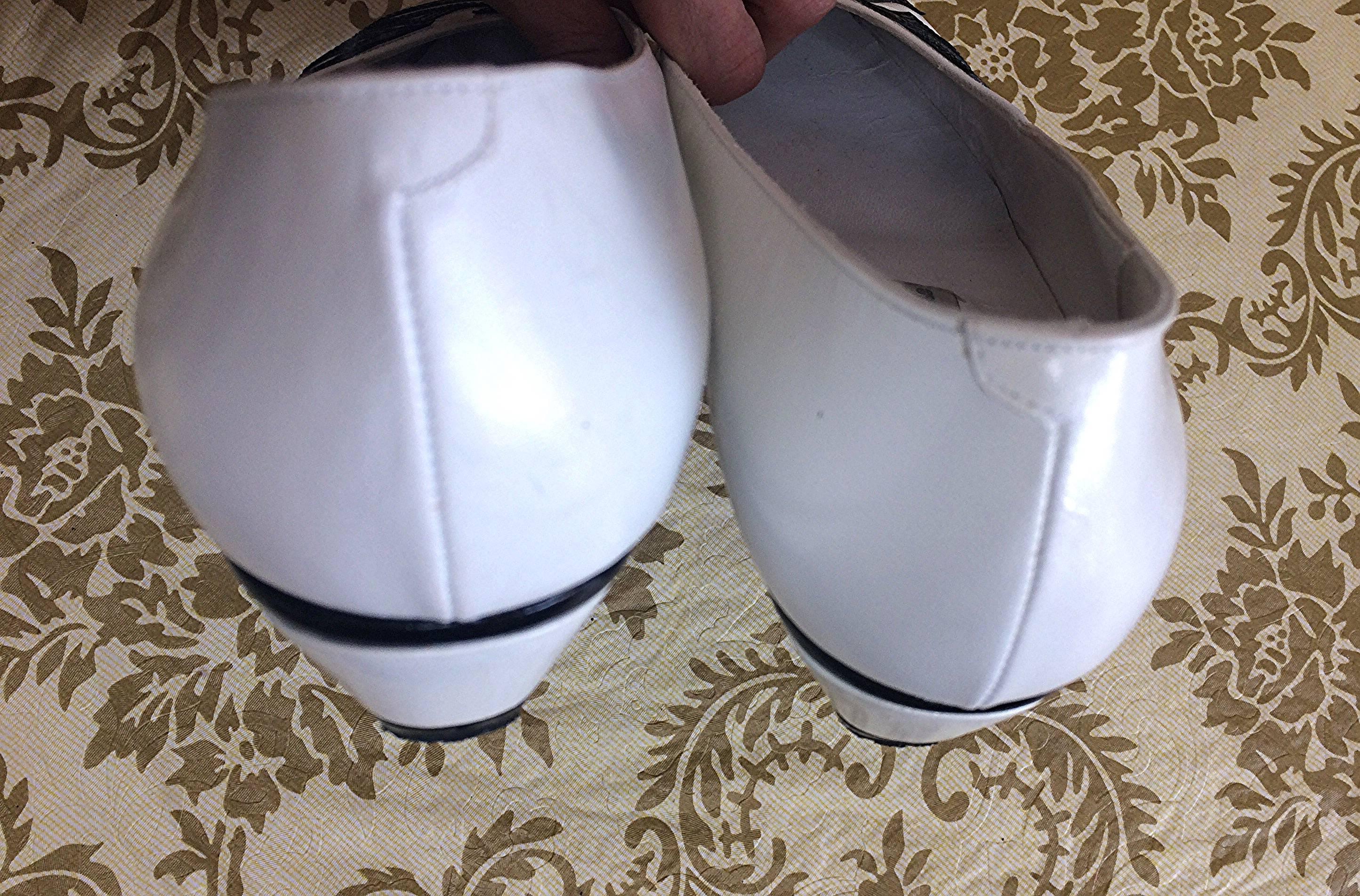 Vintage BALLY white and black leather flat shoes, pumps with geometric design. 1