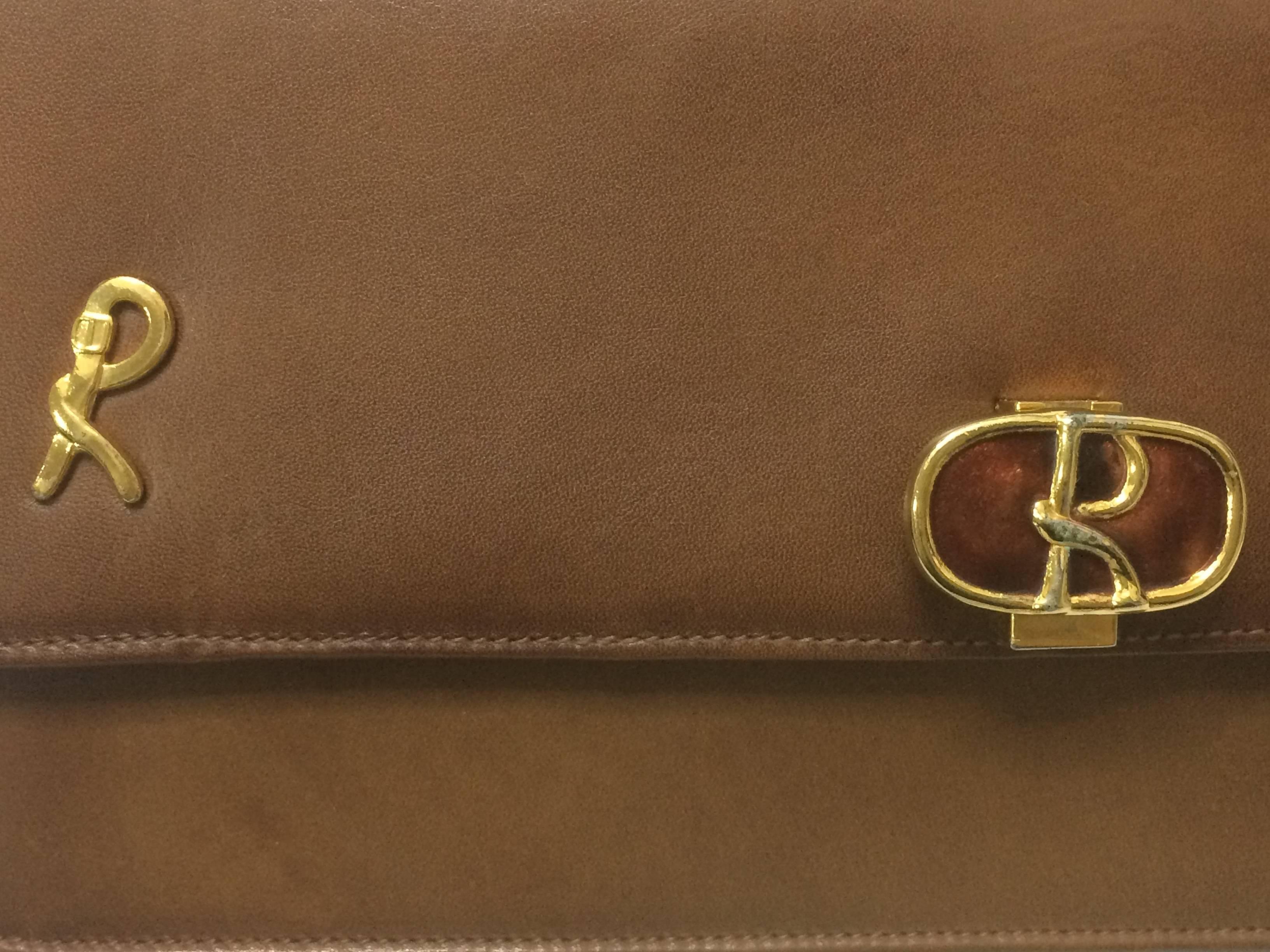 purse with r logo