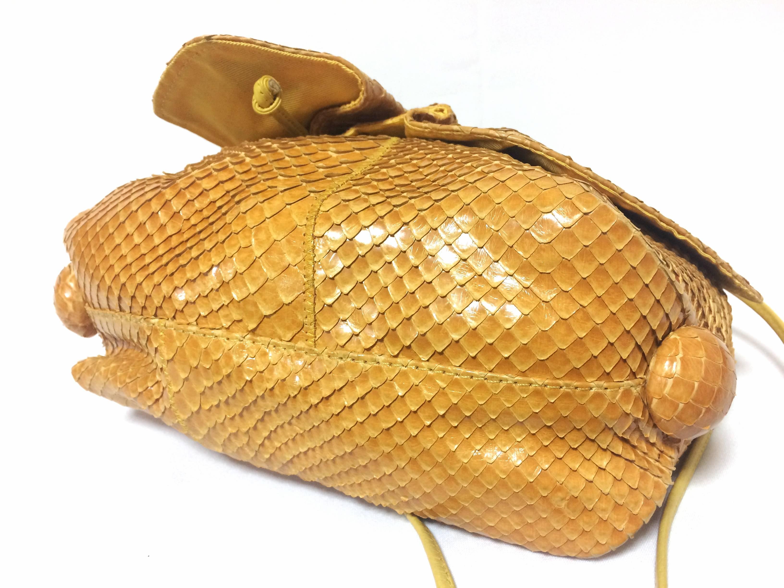 Women's Vintage Carlos Falchi genuine yellow snakeskin shoulder bag in unique round form