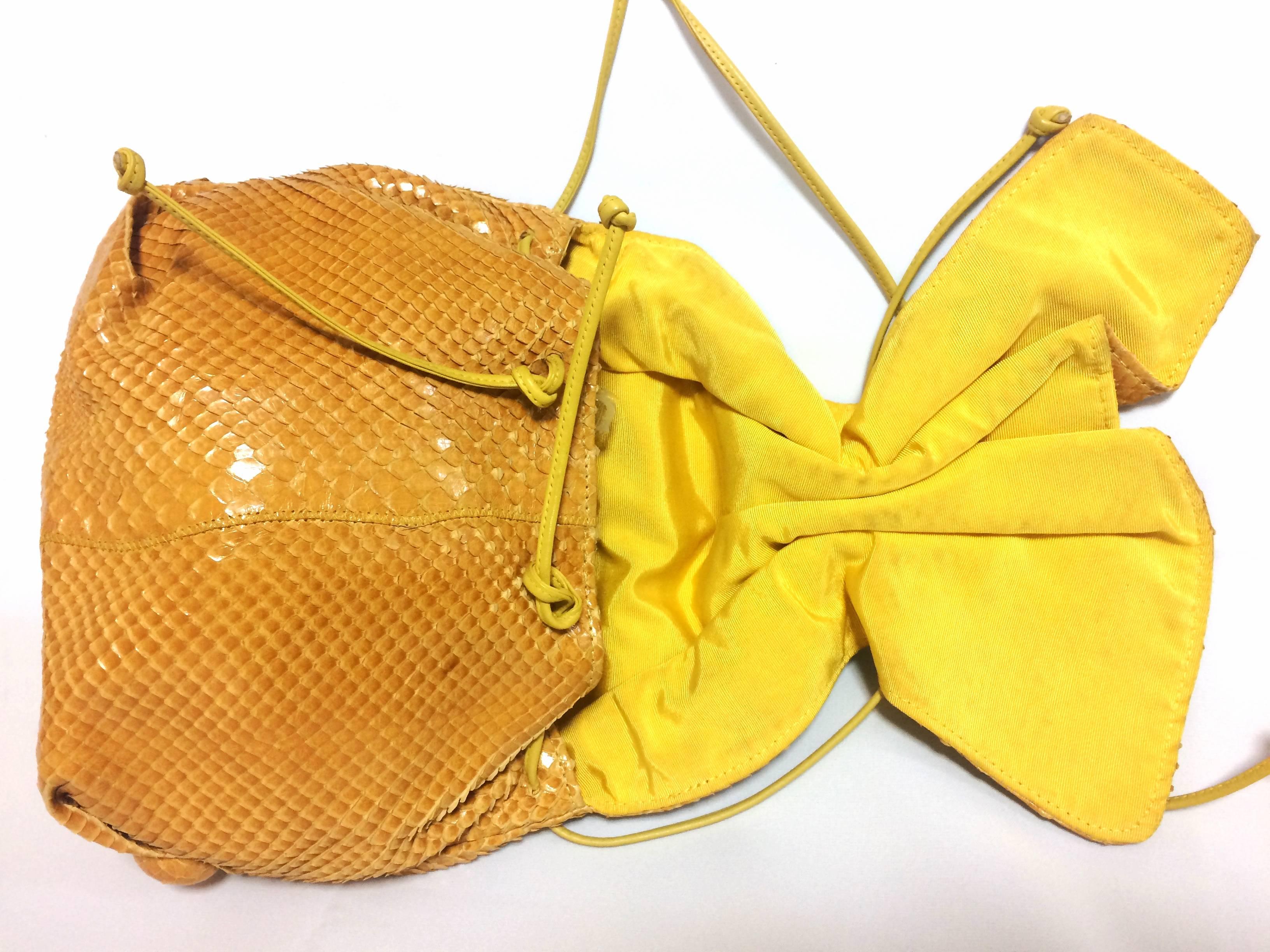 Vintage Carlos Falchi genuine yellow snakeskin shoulder bag in unique round form 1