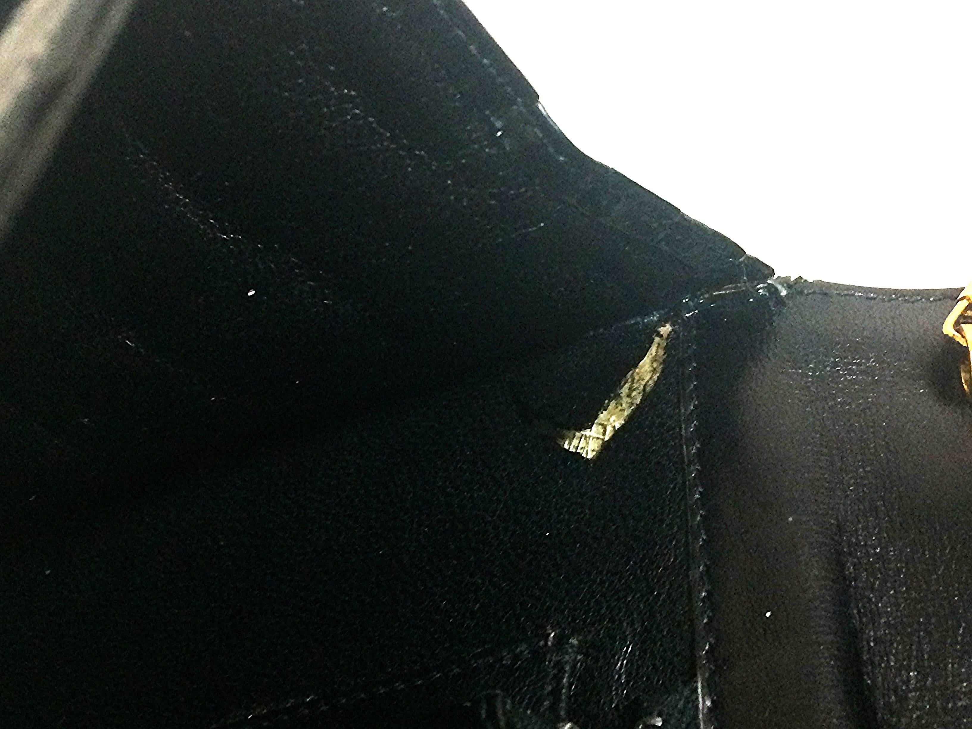 Women's Vintage BALLY genuine black crocodile chain clutch, shoulder bag. Classic purse. For Sale