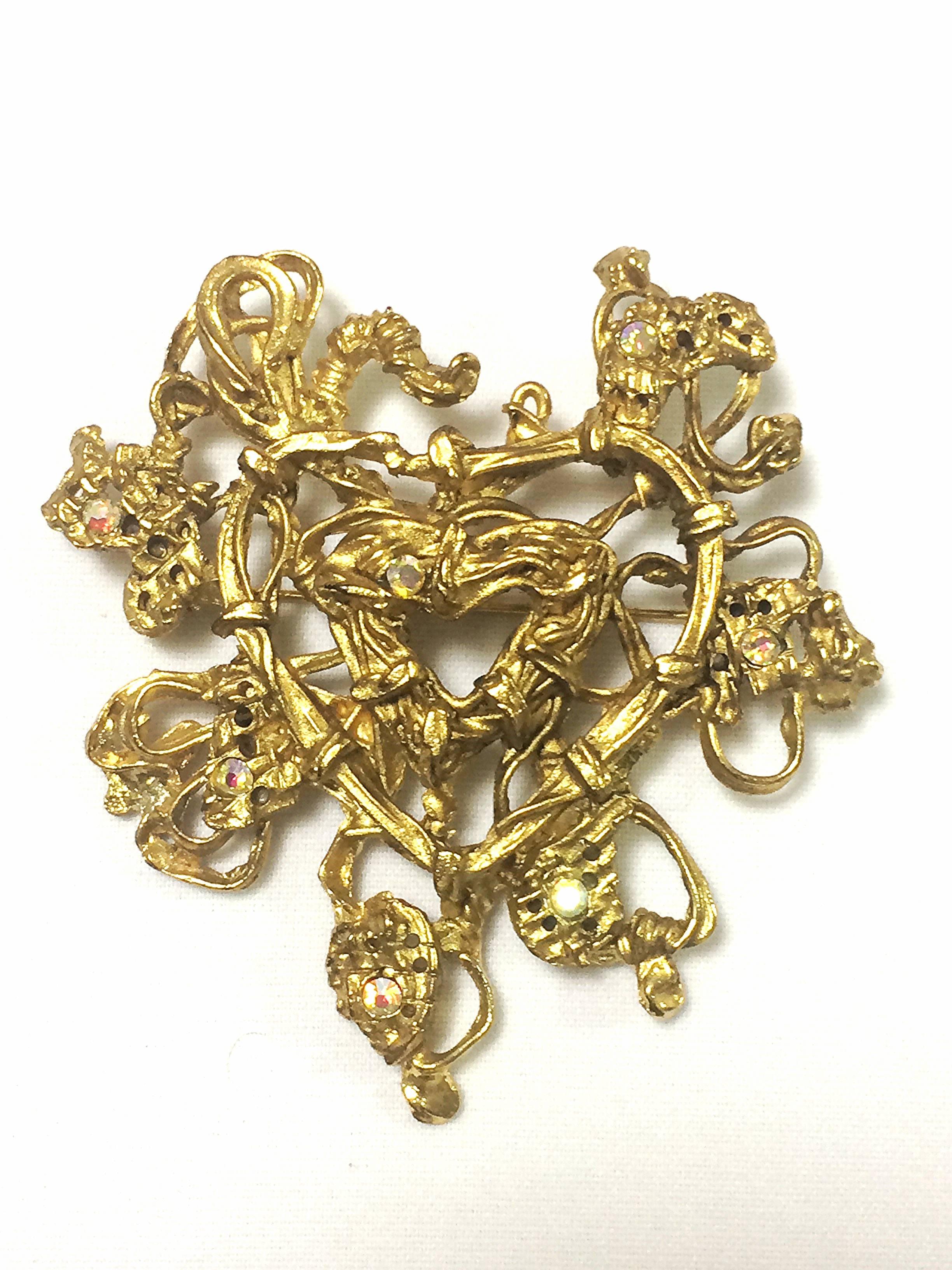Edwardian Vintage Christian Lacroix golden edwardian heart and arabesque design brooch For Sale