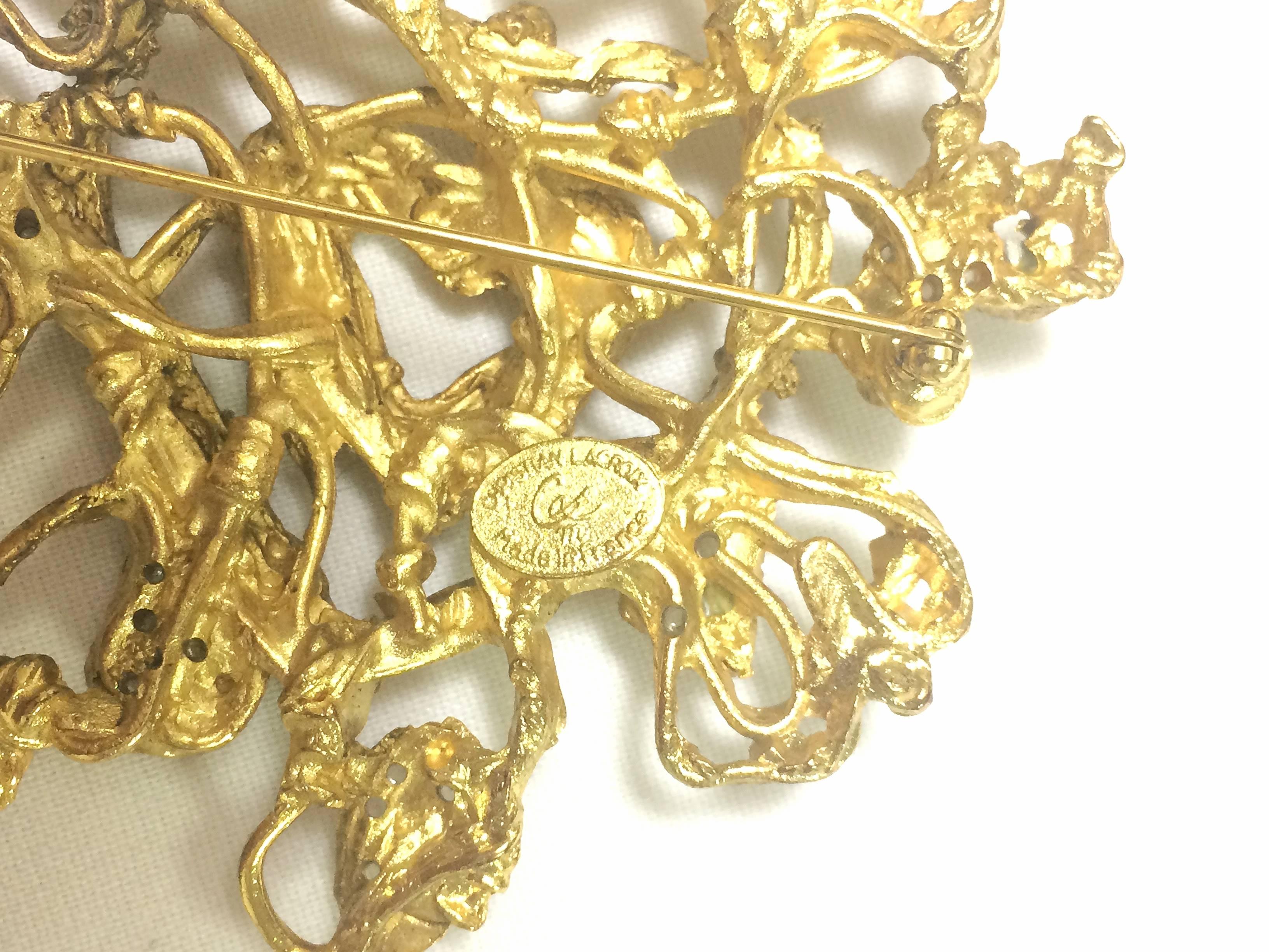 Vintage Christian Lacroix golden edwardian heart and arabesque design brooch For Sale 2
