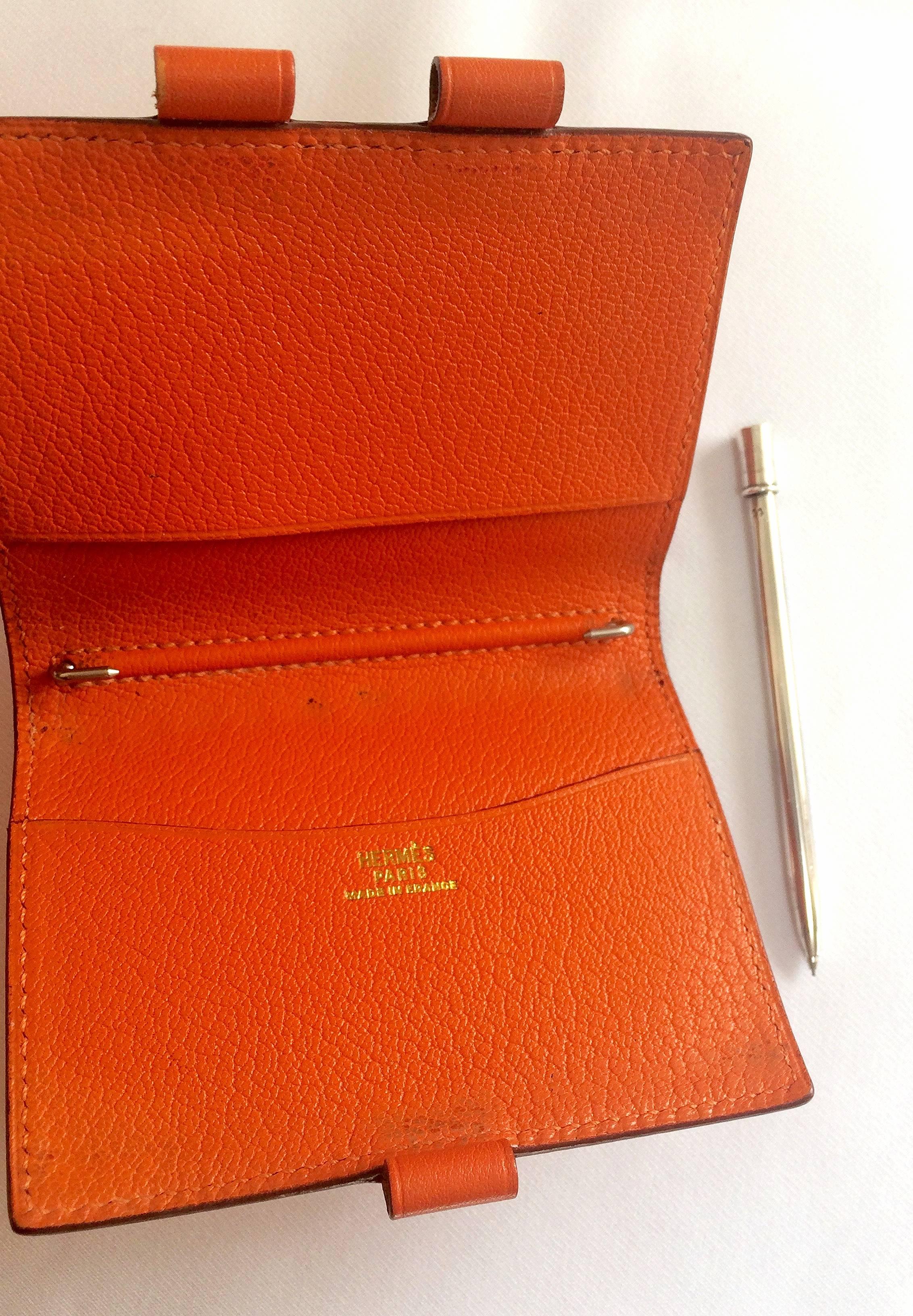 Vintage HERMES orange leather diary, schedule book cover PM with silver pencil In Good Condition For Sale In Kashiwa, Chiba