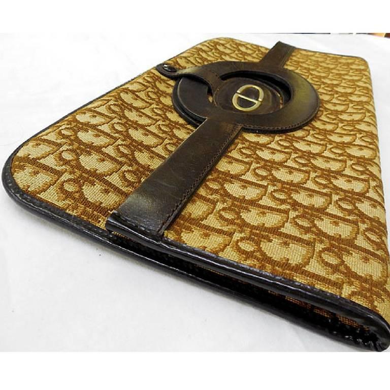 Vintage Christian Dior brown trotter clutch bag. Seen on the SATC