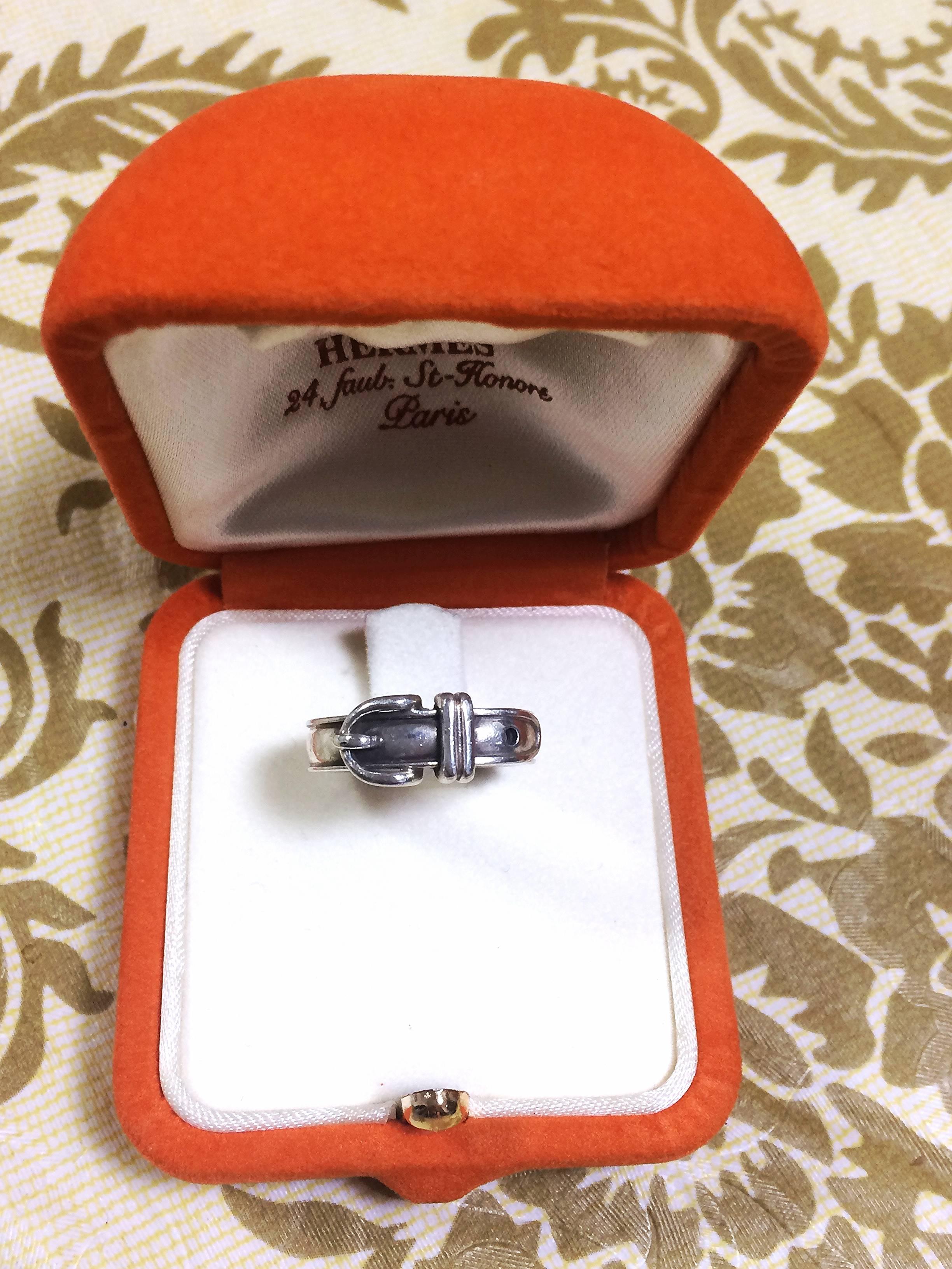 1990s. Vintage Hermes genuine 925 silver ring, classic buckle design with original box and case. size US6.5-7, UK M-N, JP13.

It is about Japanese size 13, so US size is about US6.5-7, and UK size M-N.

Introducing fabulous and classic vintage